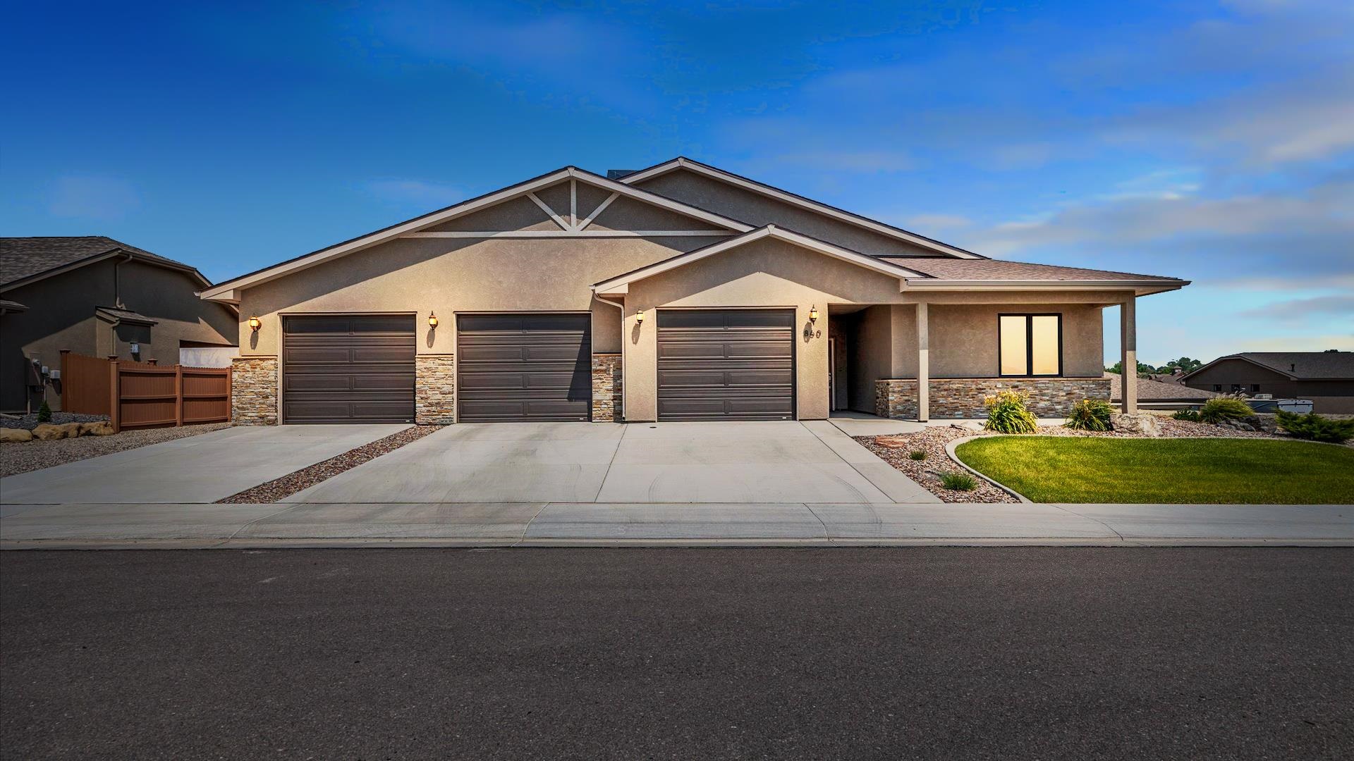 860 Fire Quartz Lane Property Photo 1