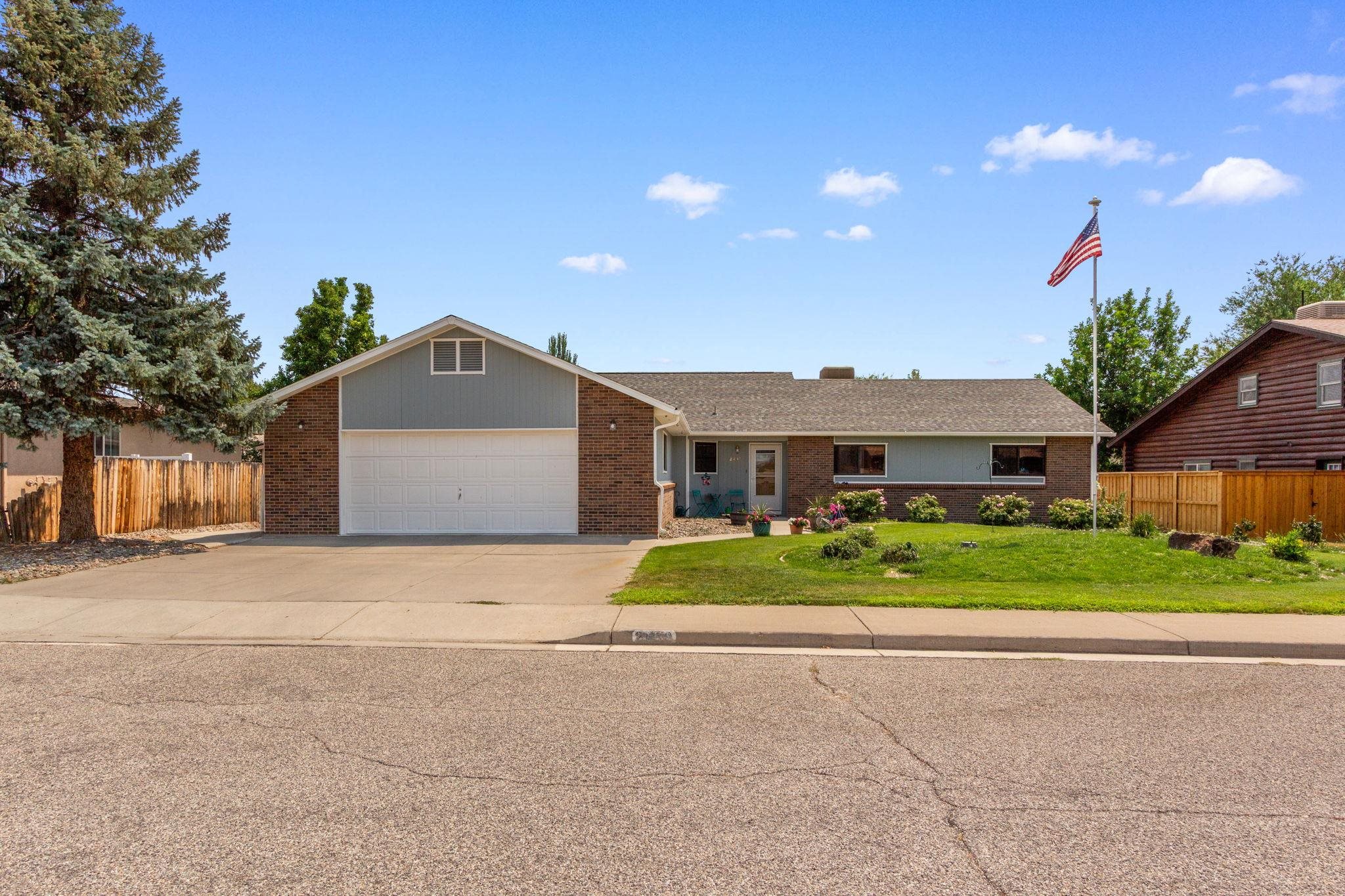 2459 Applewood Place Property Photo 1
