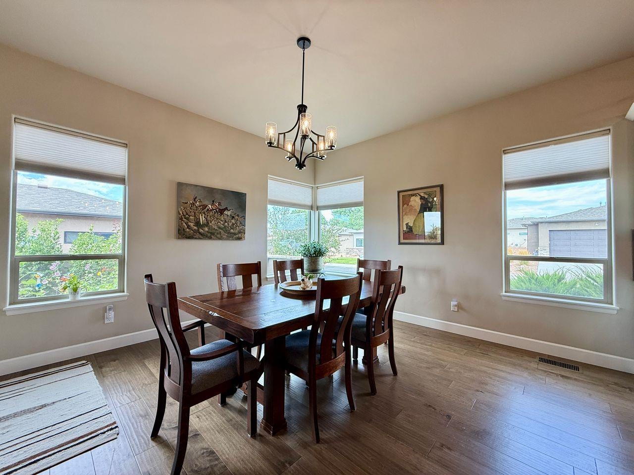 890 Spring Crossing Property Photo 15