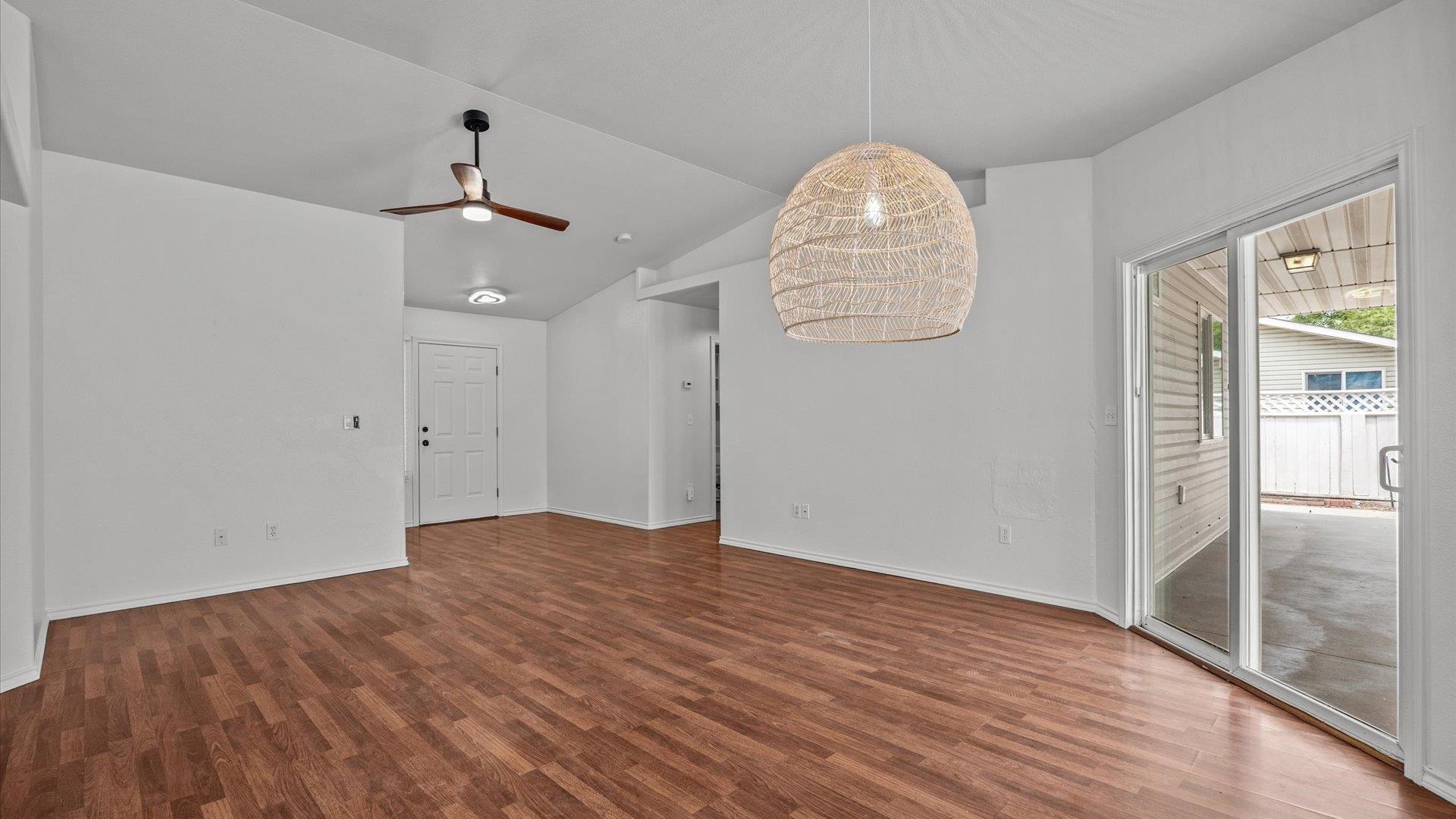 3189 Summit Way Property Photo 5