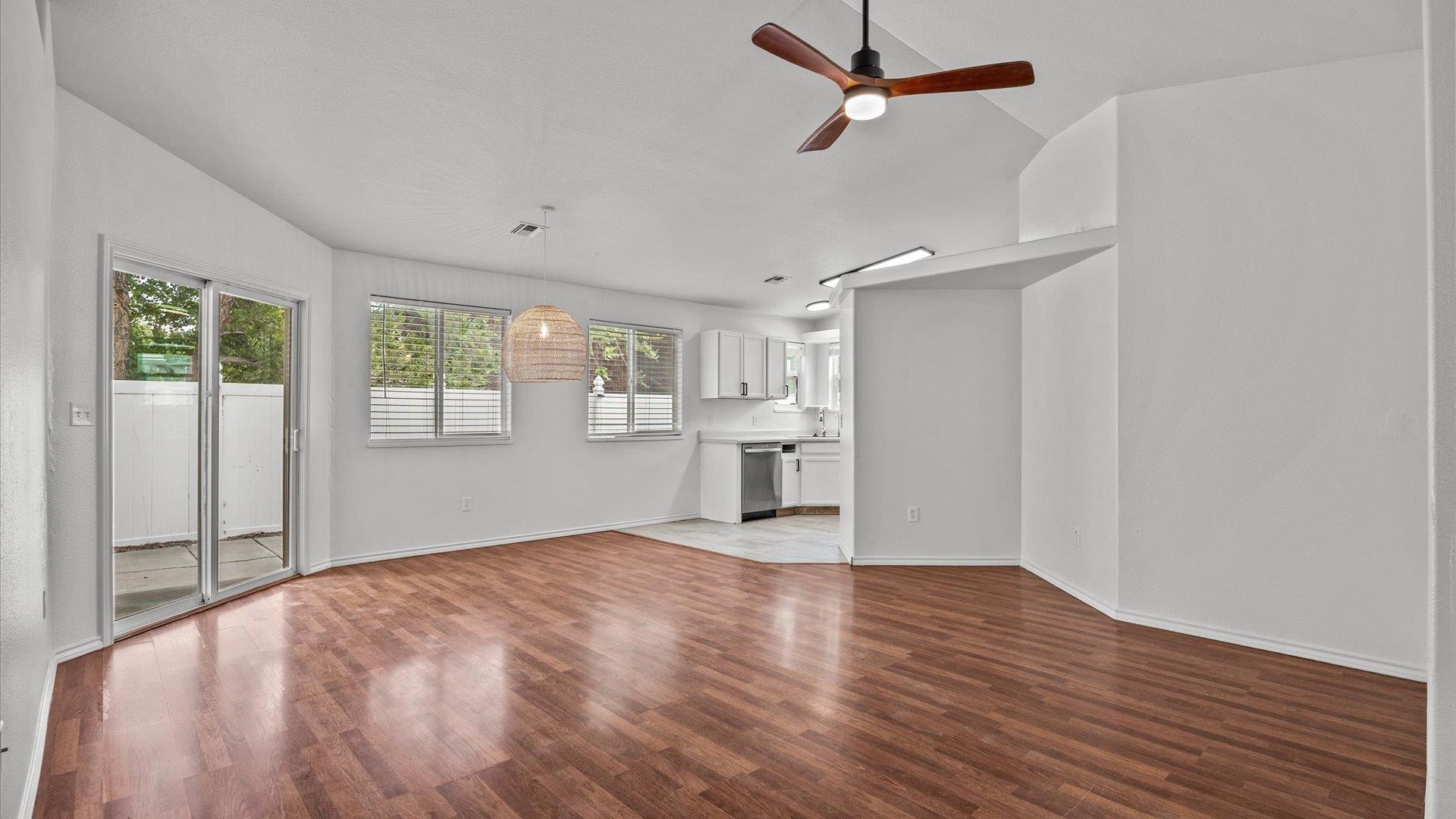 3189 Summit Way Property Photo 6