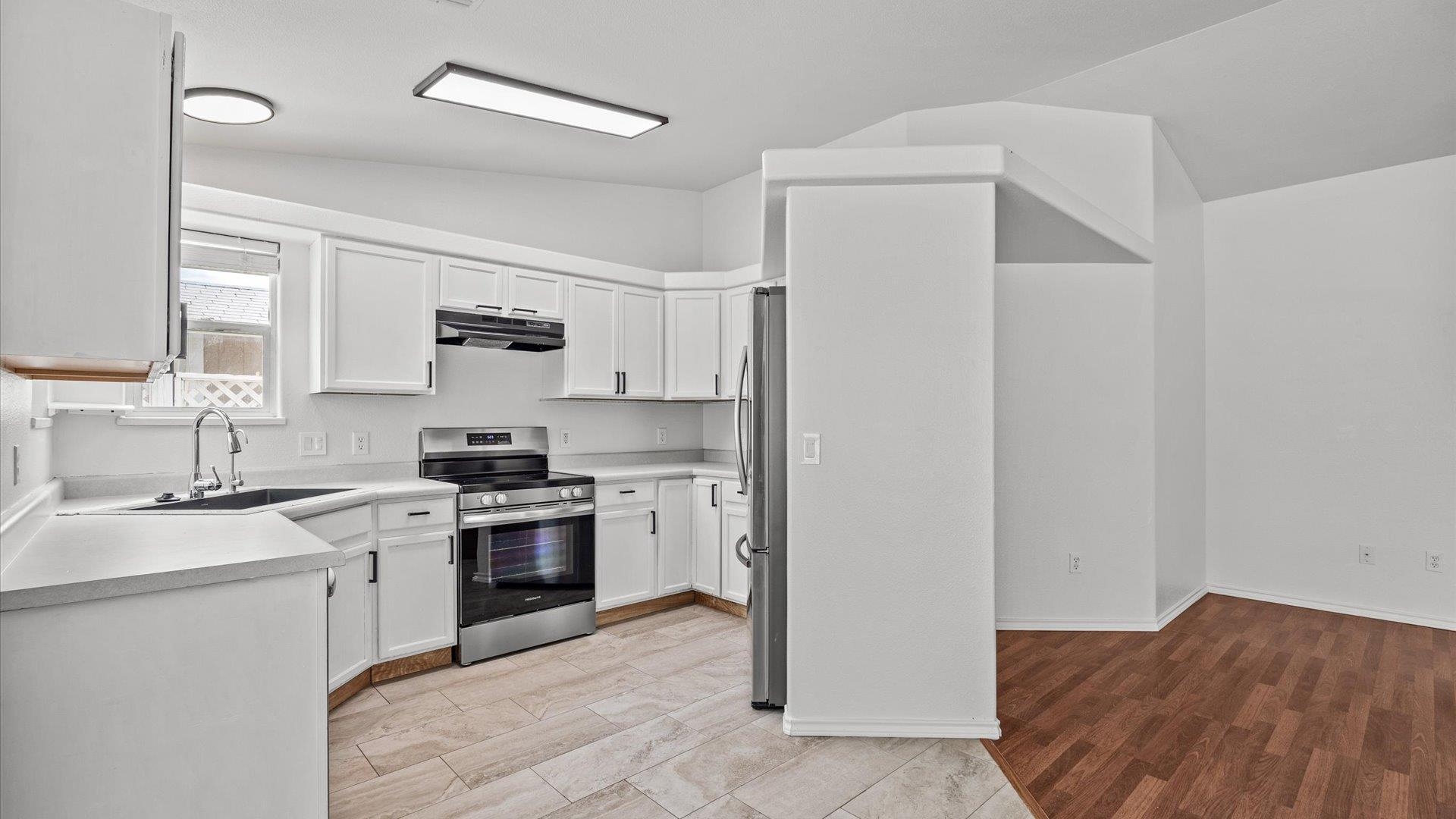 3189 Summit Way Property Photo 9