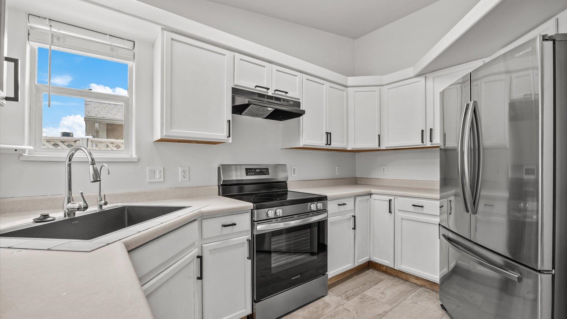 3189 Summit Way Property Photo 11