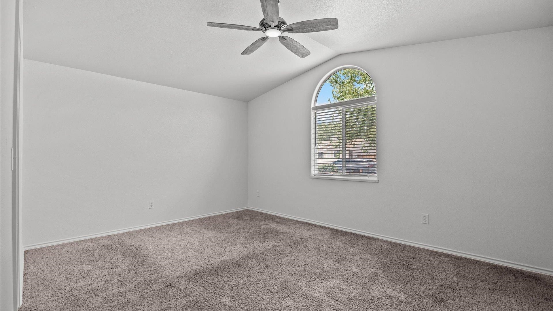 3189 Summit Way Property Photo 13