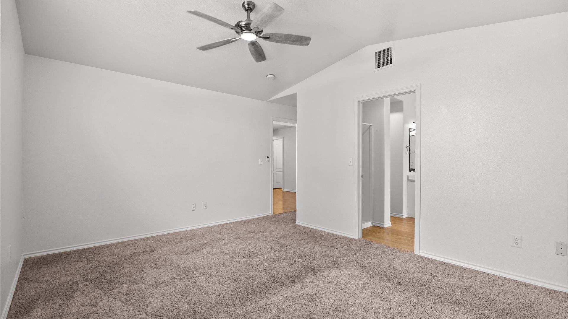 3189 Summit Way Property Photo 14