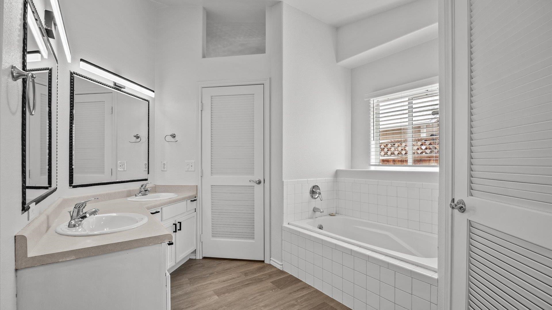 3189 Summit Way Property Photo 15