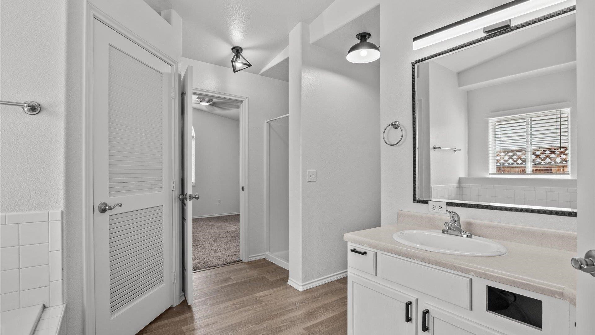 3189 Summit Way Property Photo 16