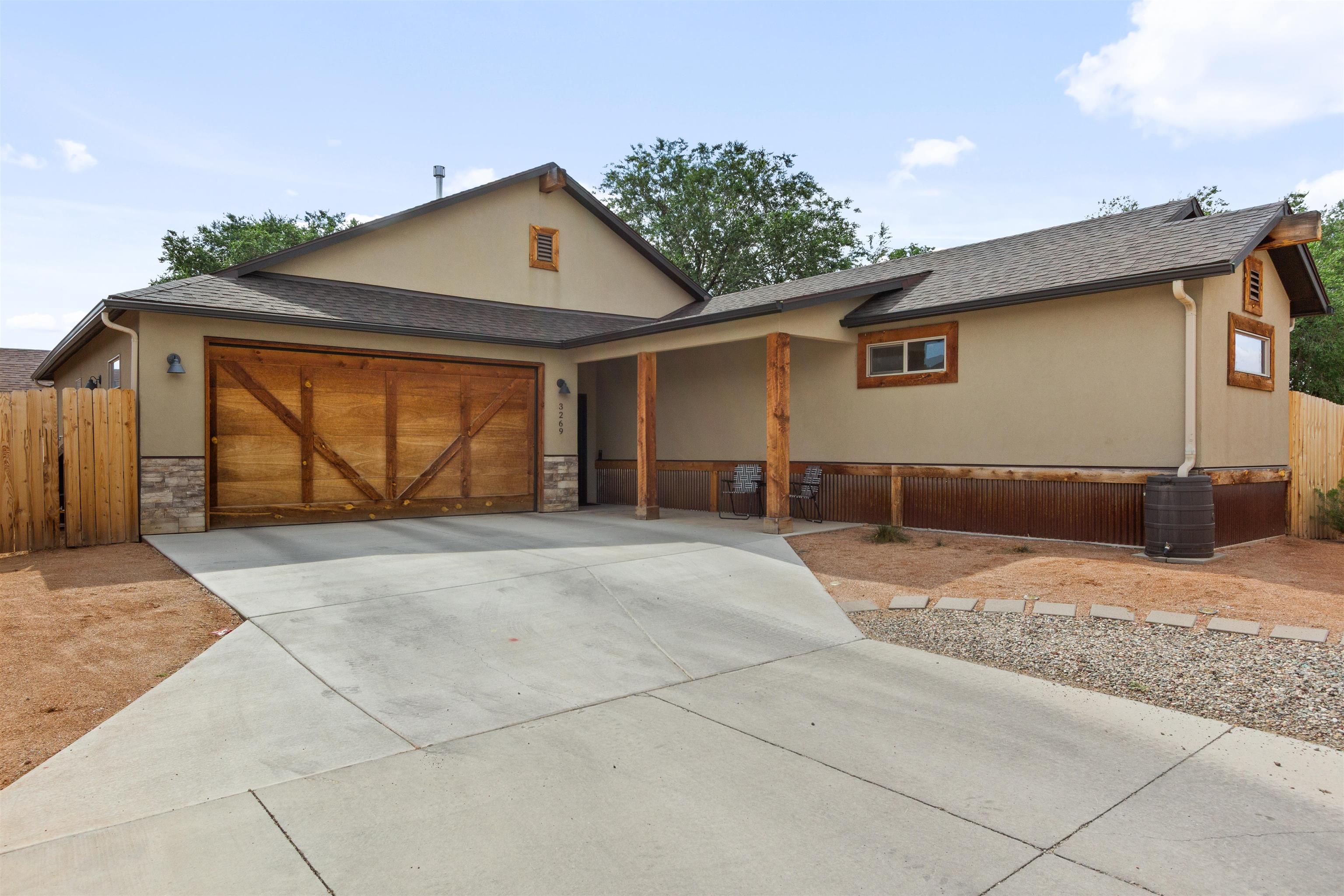 3269 Deerfield Avenue Property Photo 1