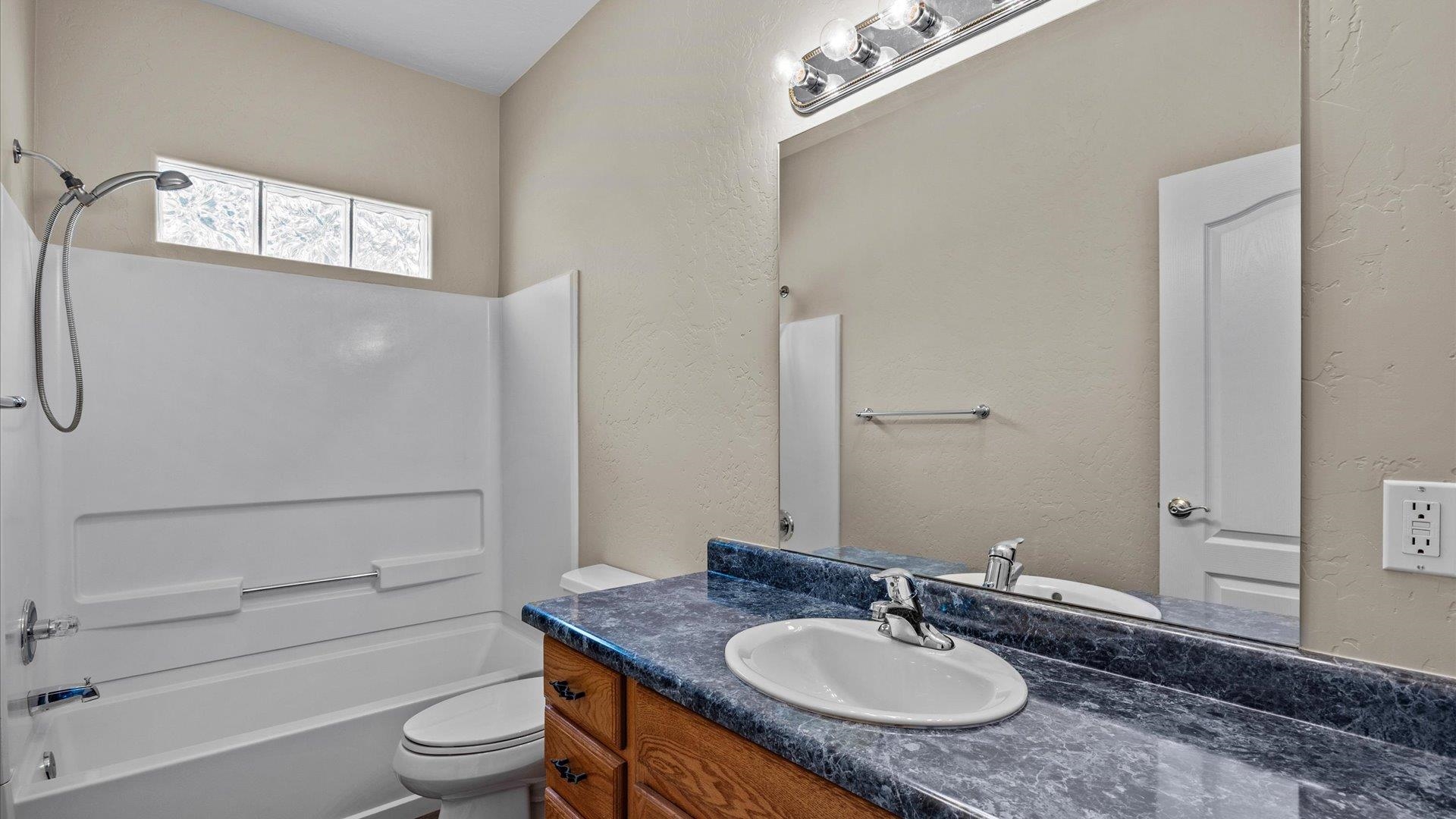 2980 Westland Avenue Property Photo 19