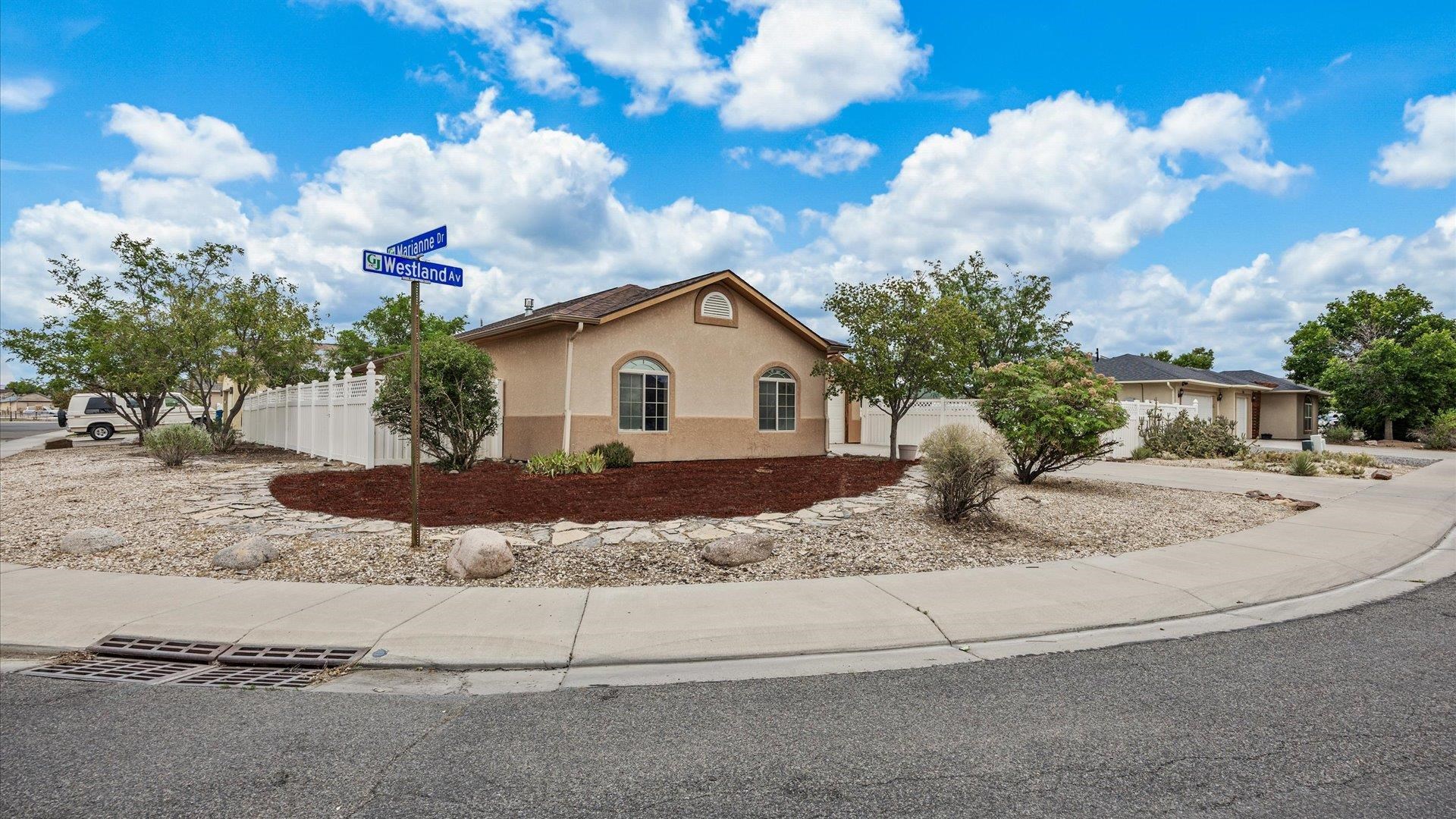 2980 Westland Avenue Property Photo 24