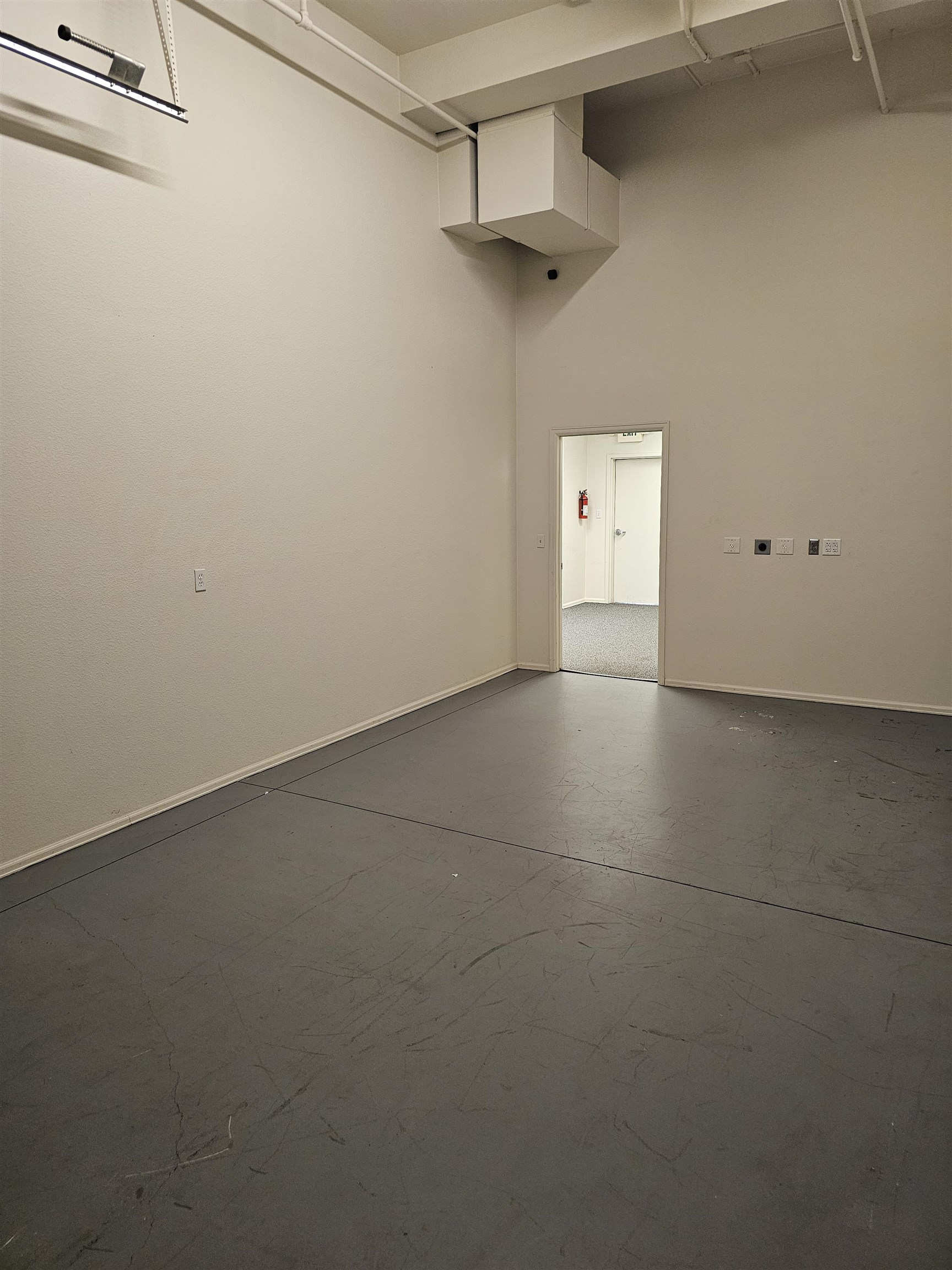 2477 Commerce Boulevard Property Photo 7