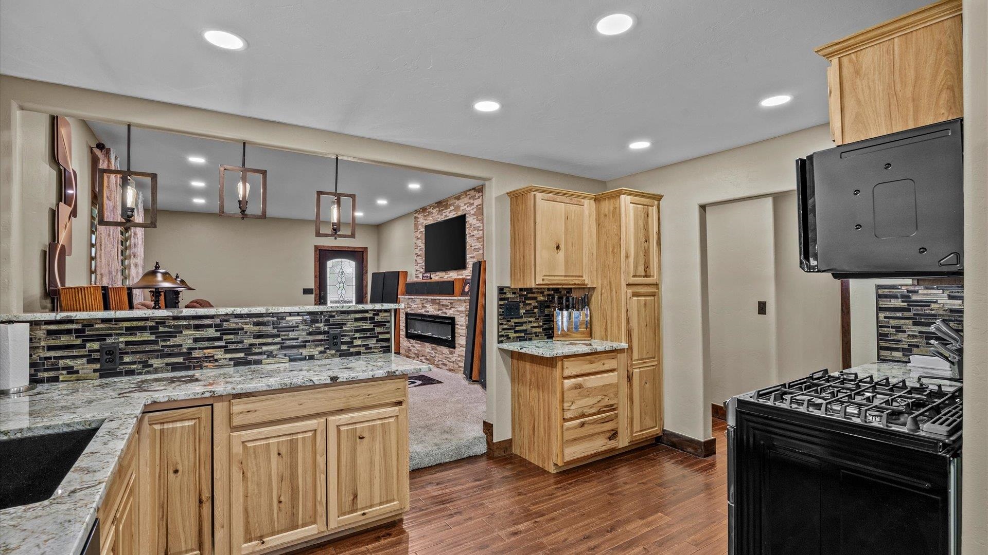 3027 Patterson Road Property Photo 9