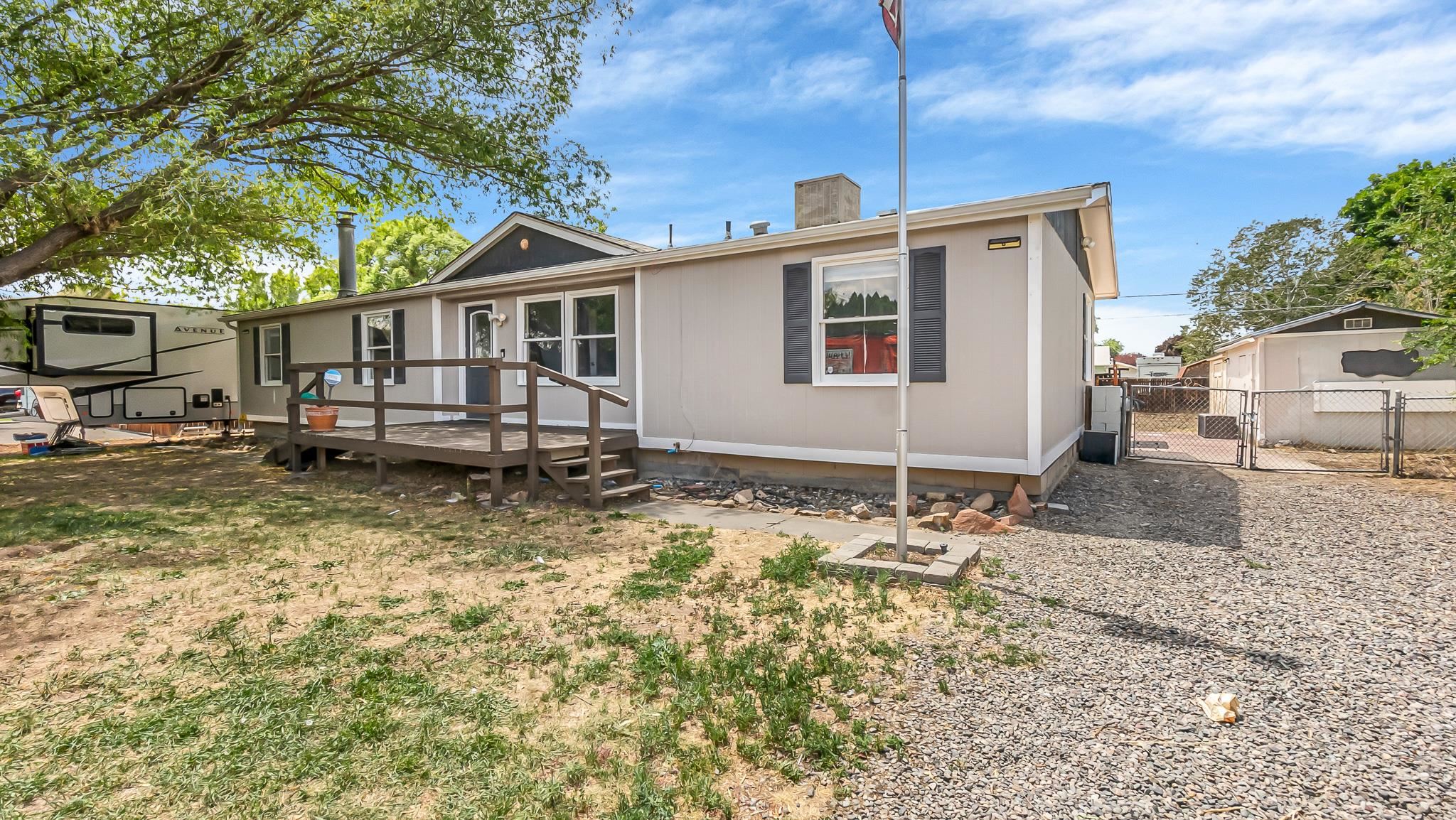 585 29 1/2 Road Property Photo 2