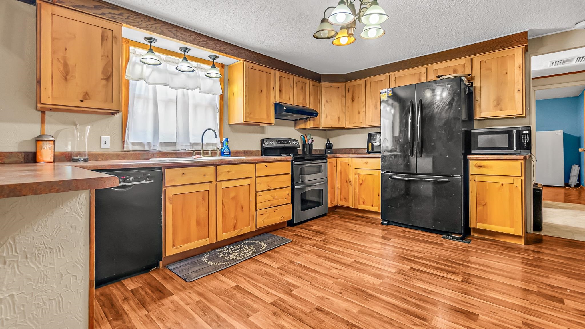 585 29 1/2 Road Property Photo 8