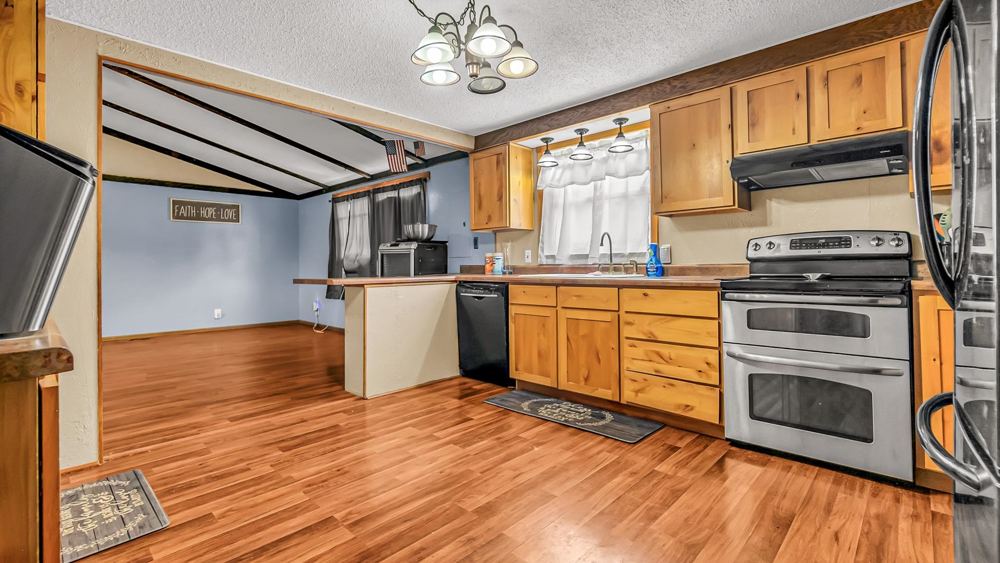 585 29 1/2 Road Property Photo 9