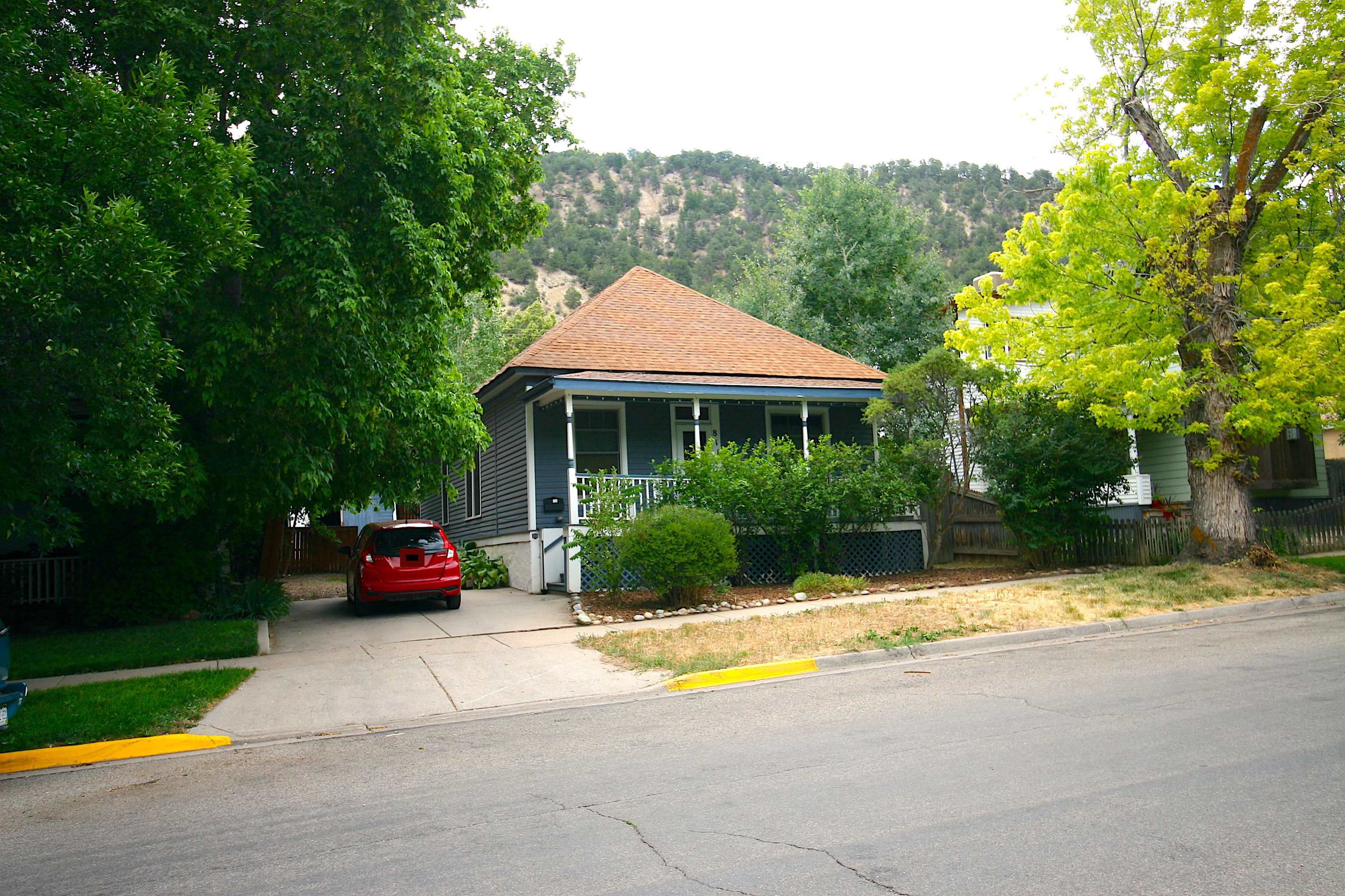 818 Bennett Ave