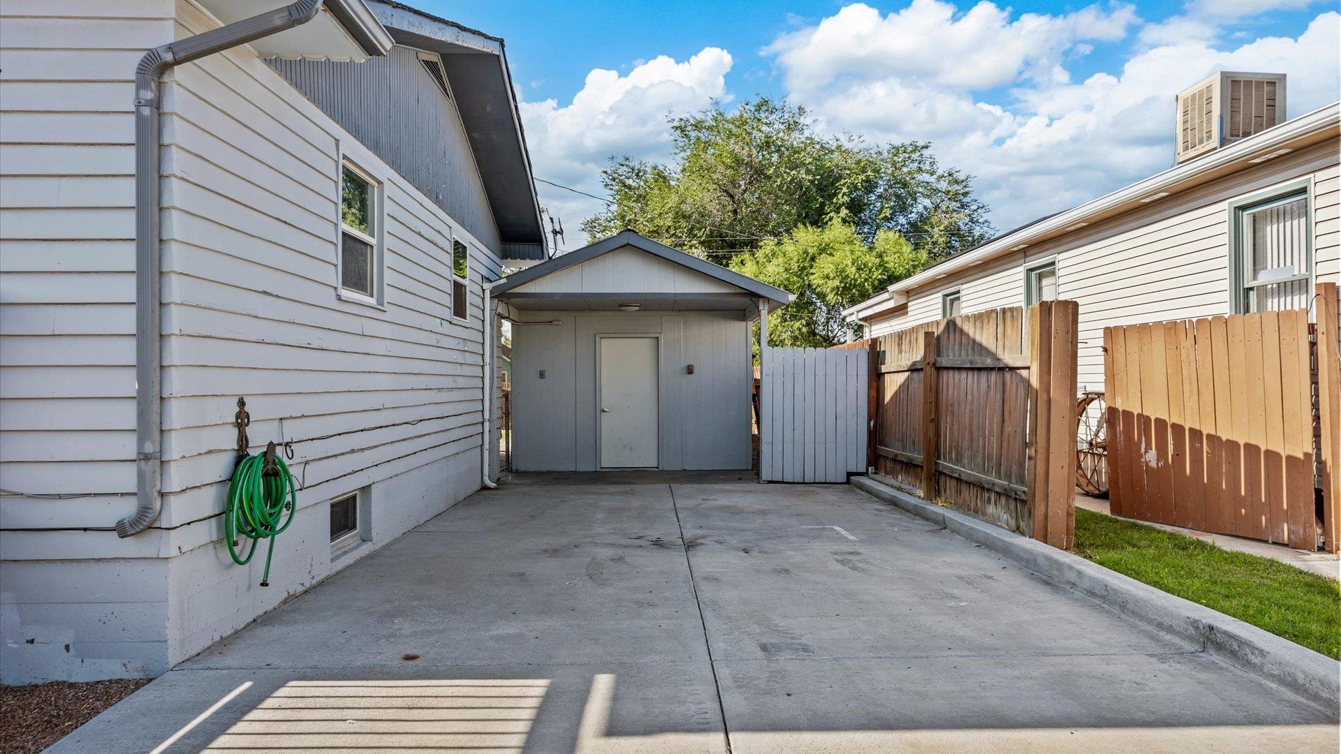 2827 1/2 Texas Avenue Property Photo 4