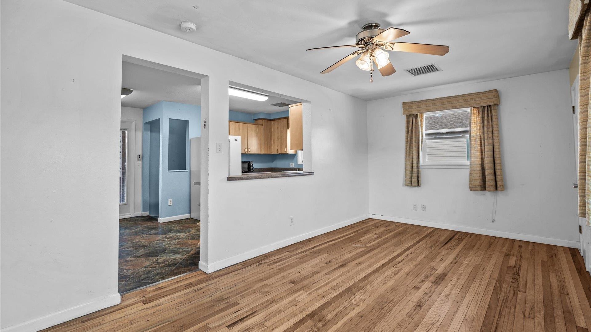 2827 1/2 Texas Avenue Property Photo 7