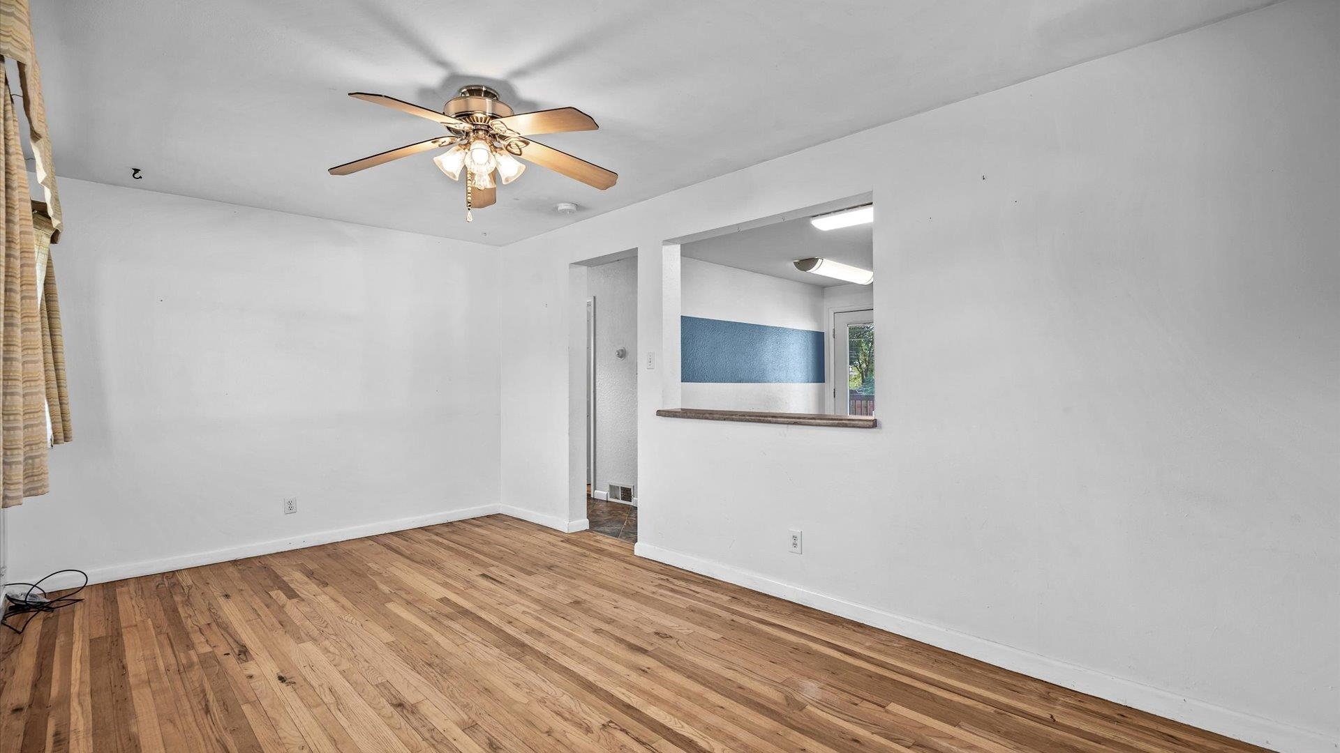 2827 1/2 Texas Avenue Property Photo 8