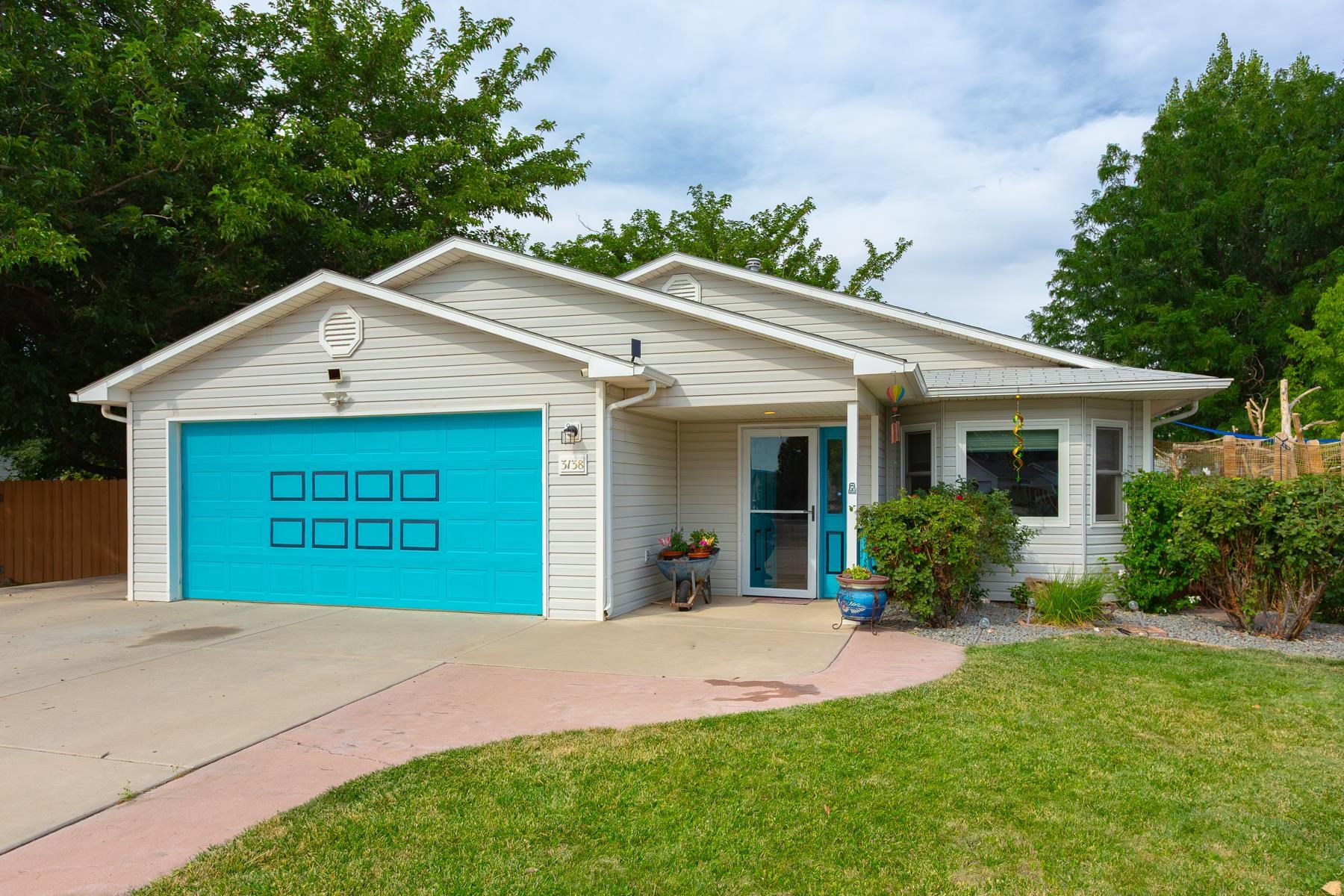 3138 S Drake Court Property Photo 1
