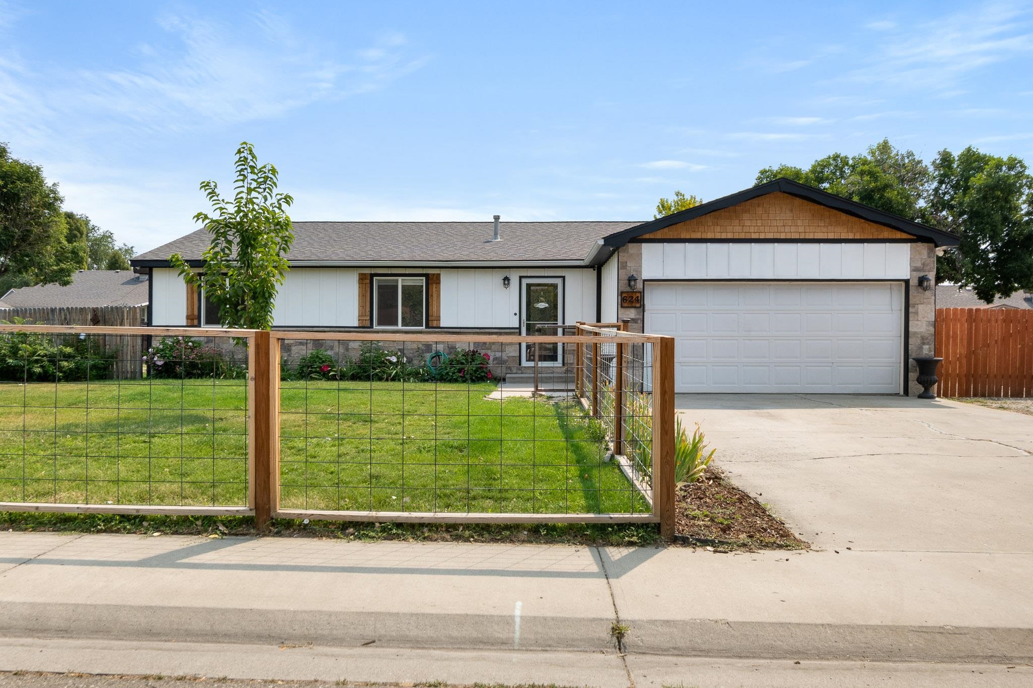 624 American Manor Road Property Photo 1