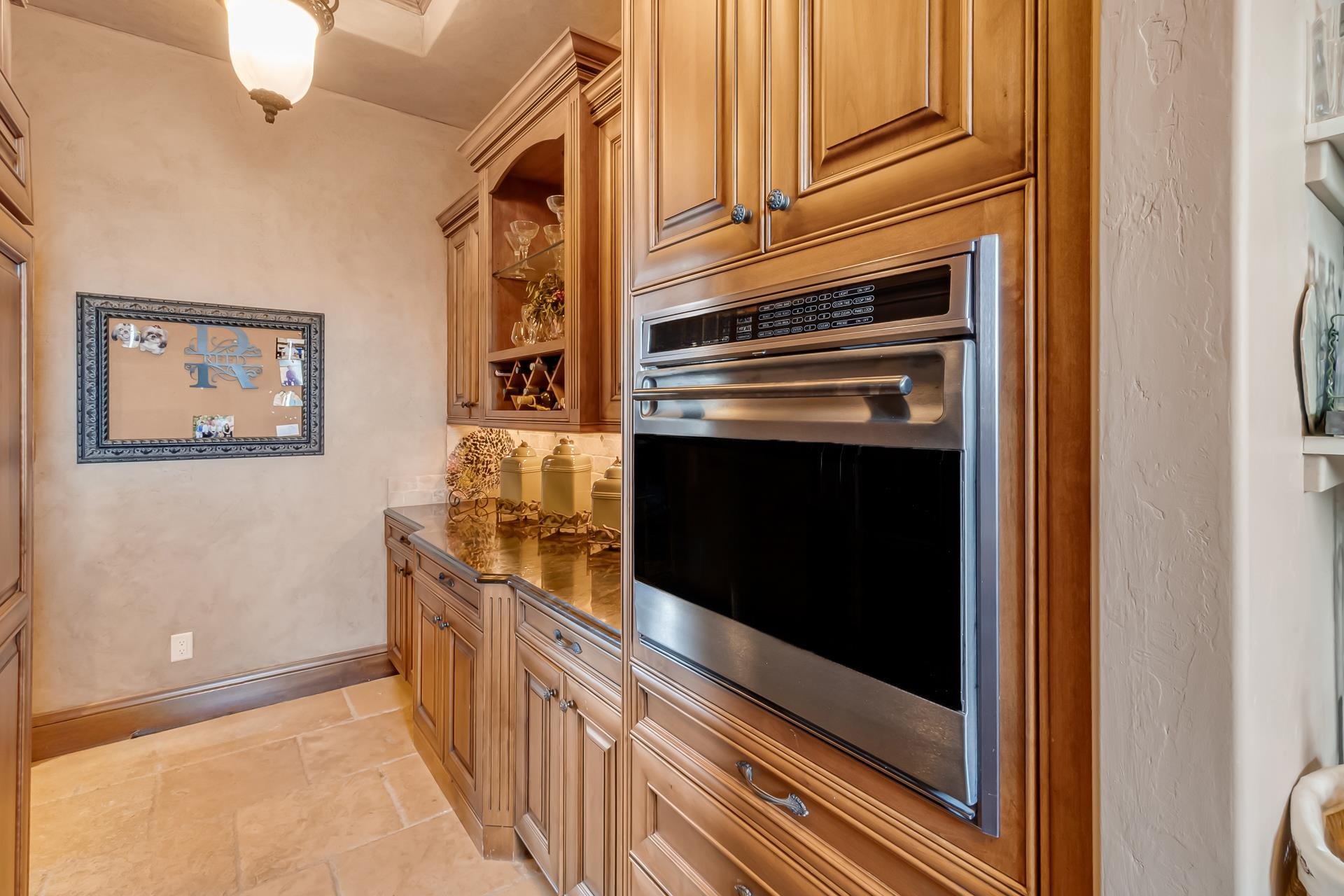 2311 W Ridges Boulevard Property Photo 12