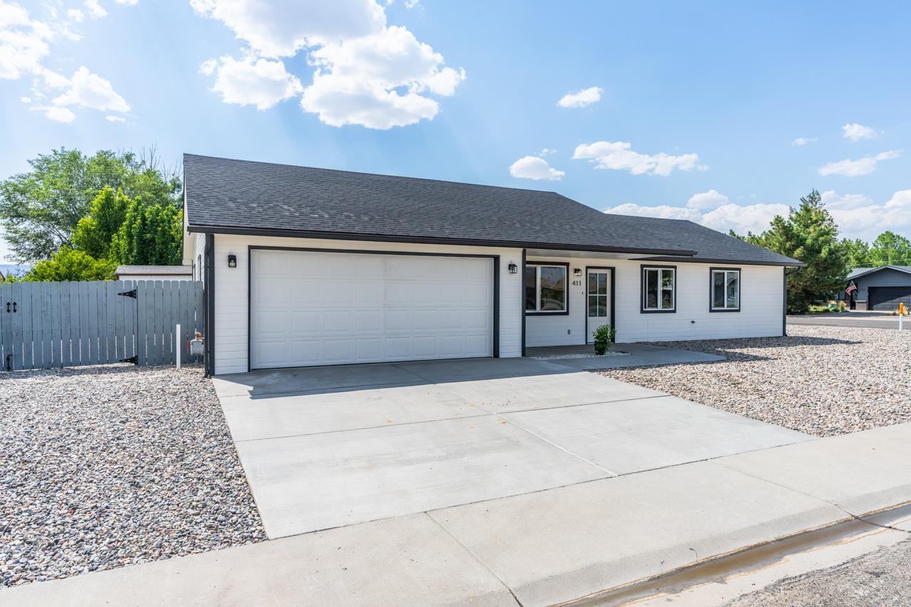 411 Cedar Glen Way Property Photo 1