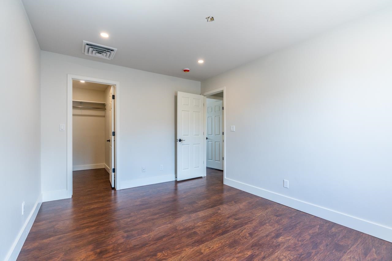 411 Cedar Glen Way Property Photo 9