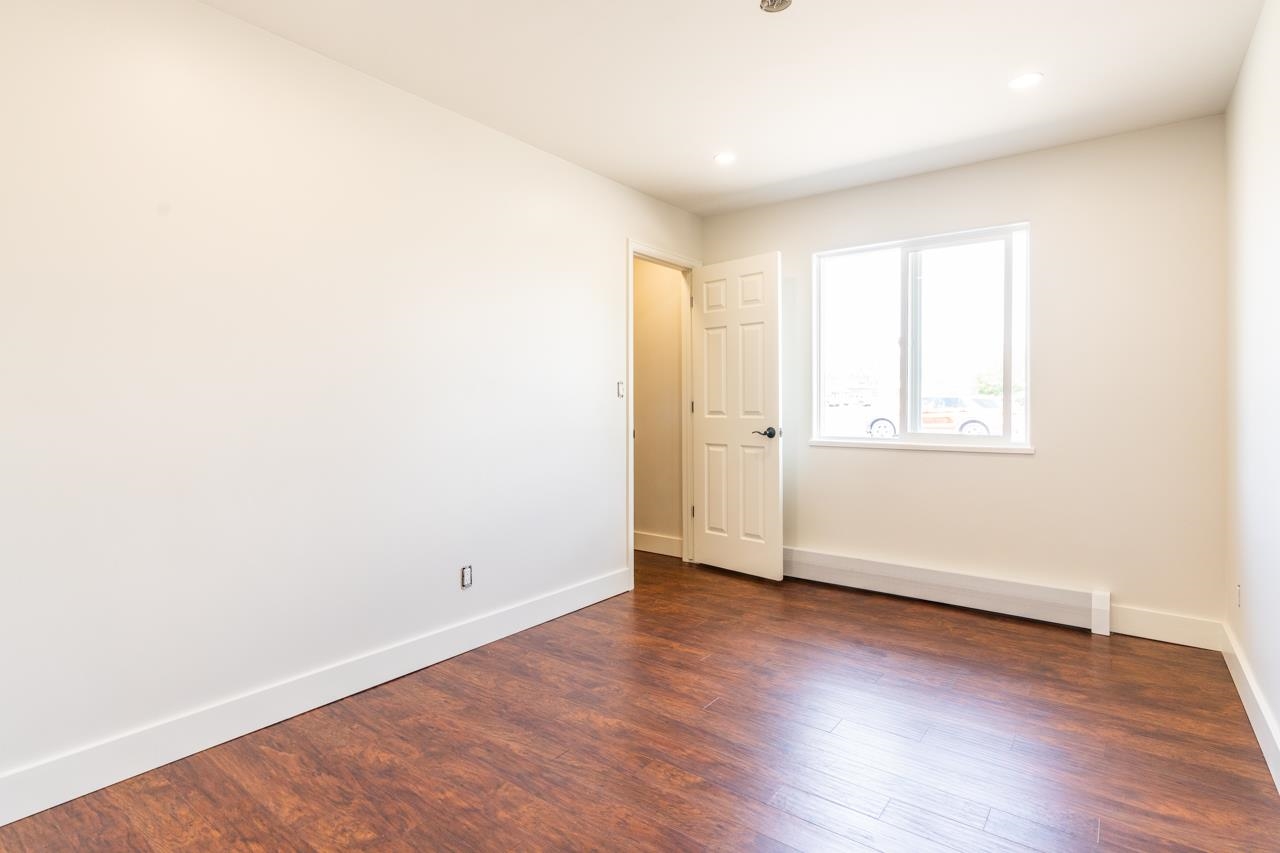 411 Cedar Glen Way Property Photo 13