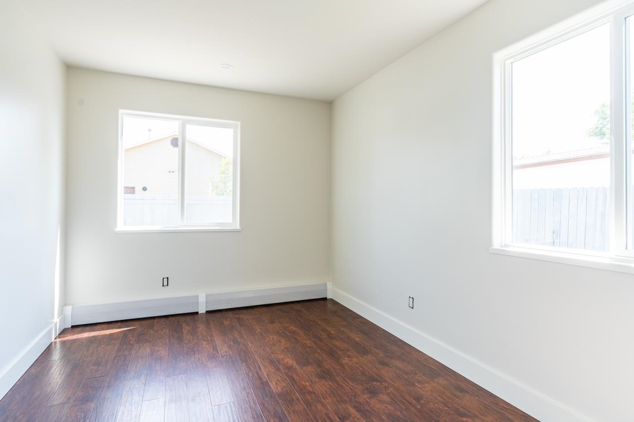 411 Cedar Glen Way Property Photo 14