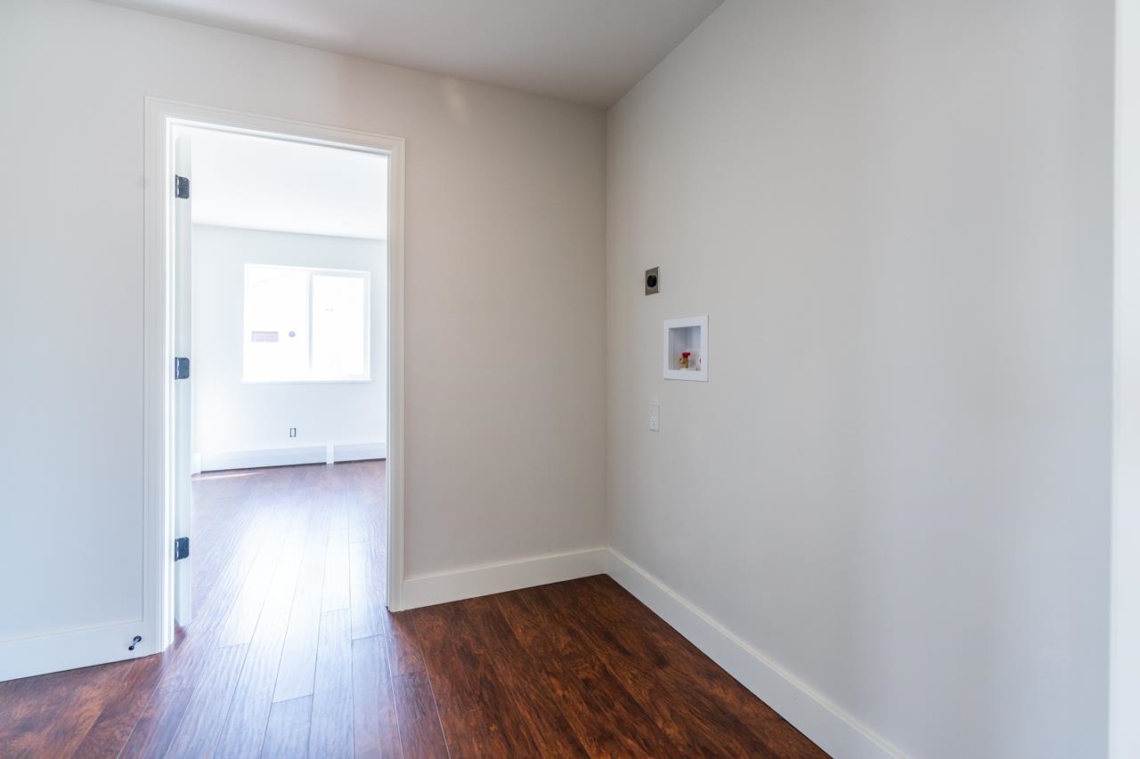 411 Cedar Glen Way Property Photo 17