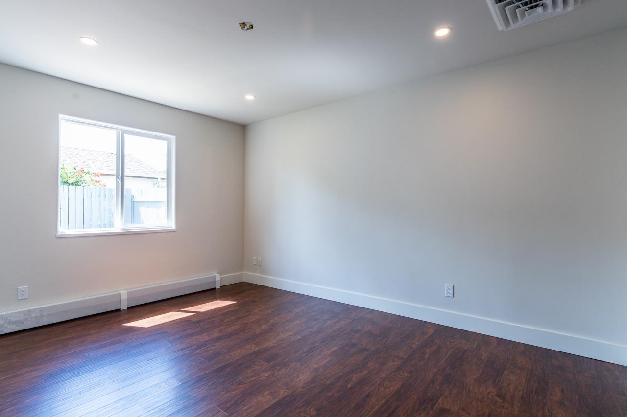 411 Cedar Glen Way Property Photo 18