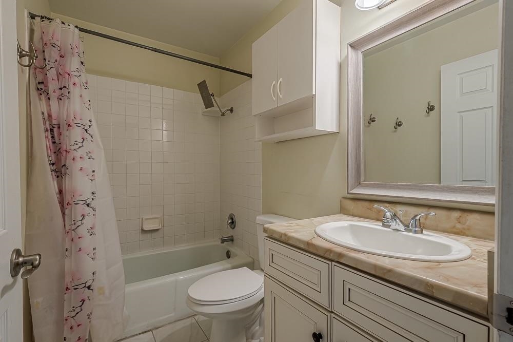 257 Beacon Court Property Photo 21