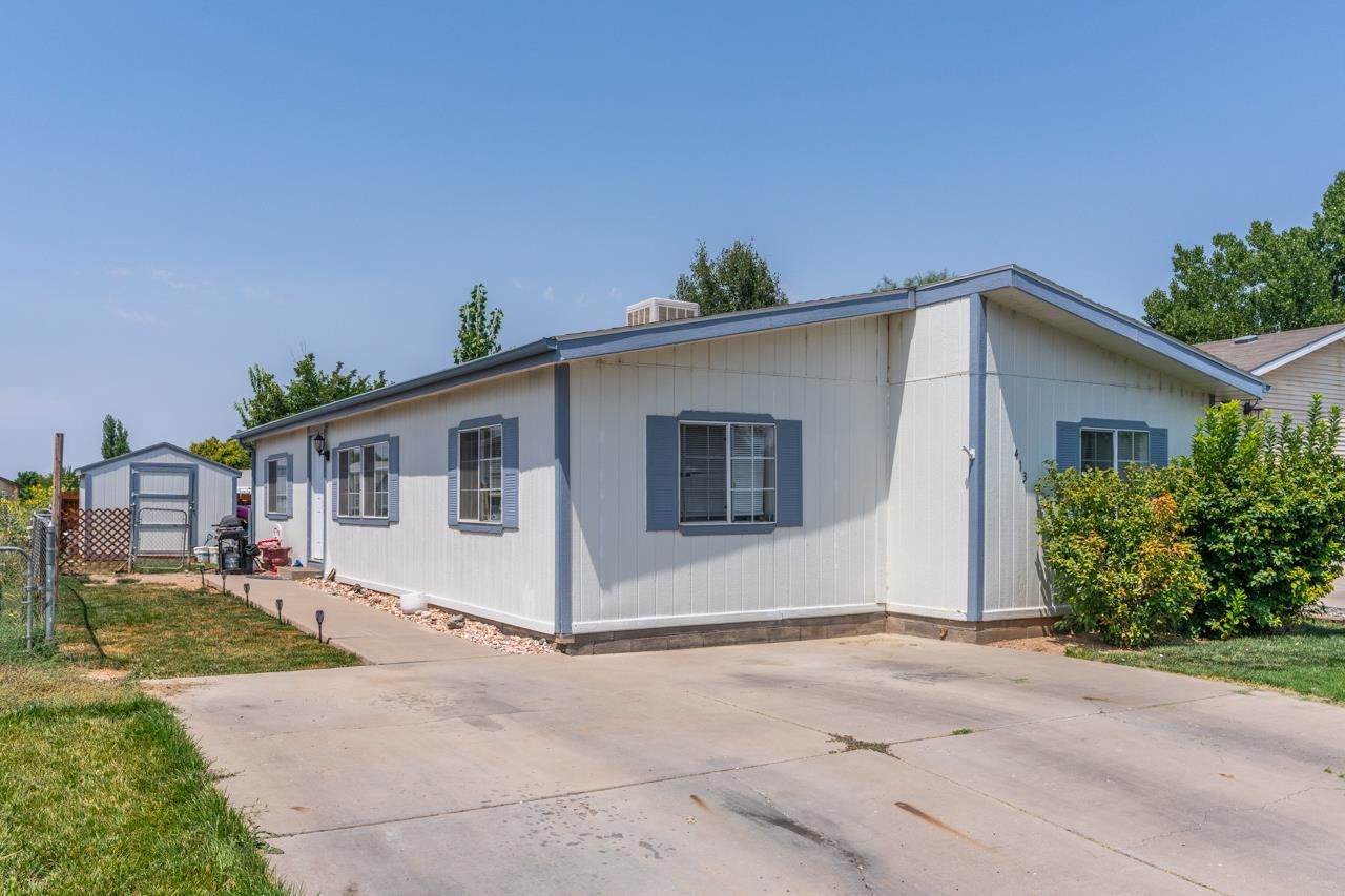 413 Holly Park Drive Property Photo 1