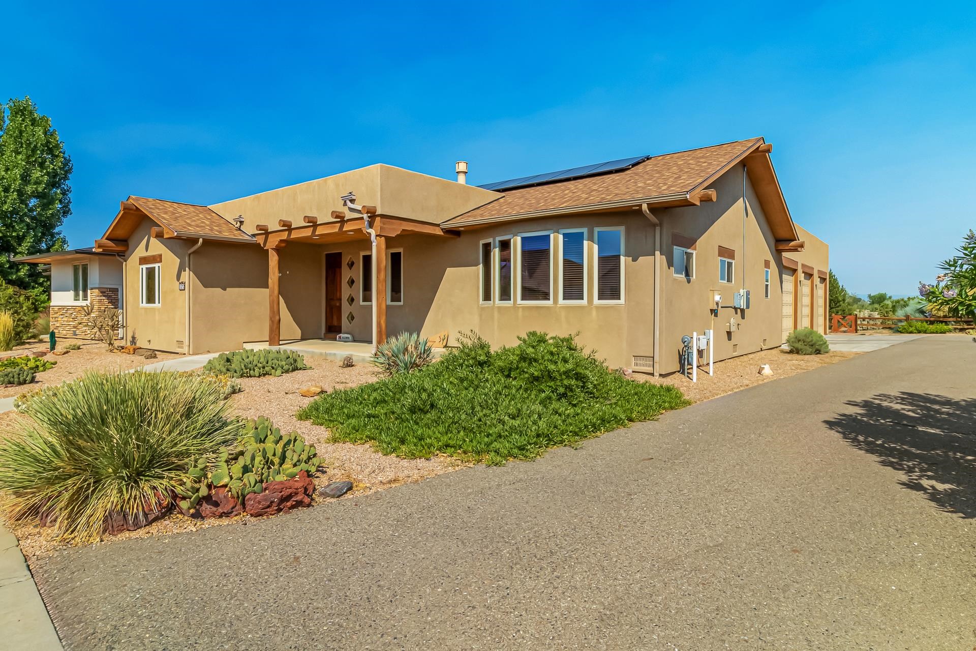 1272 Santa Fe Circle Property Photo 1