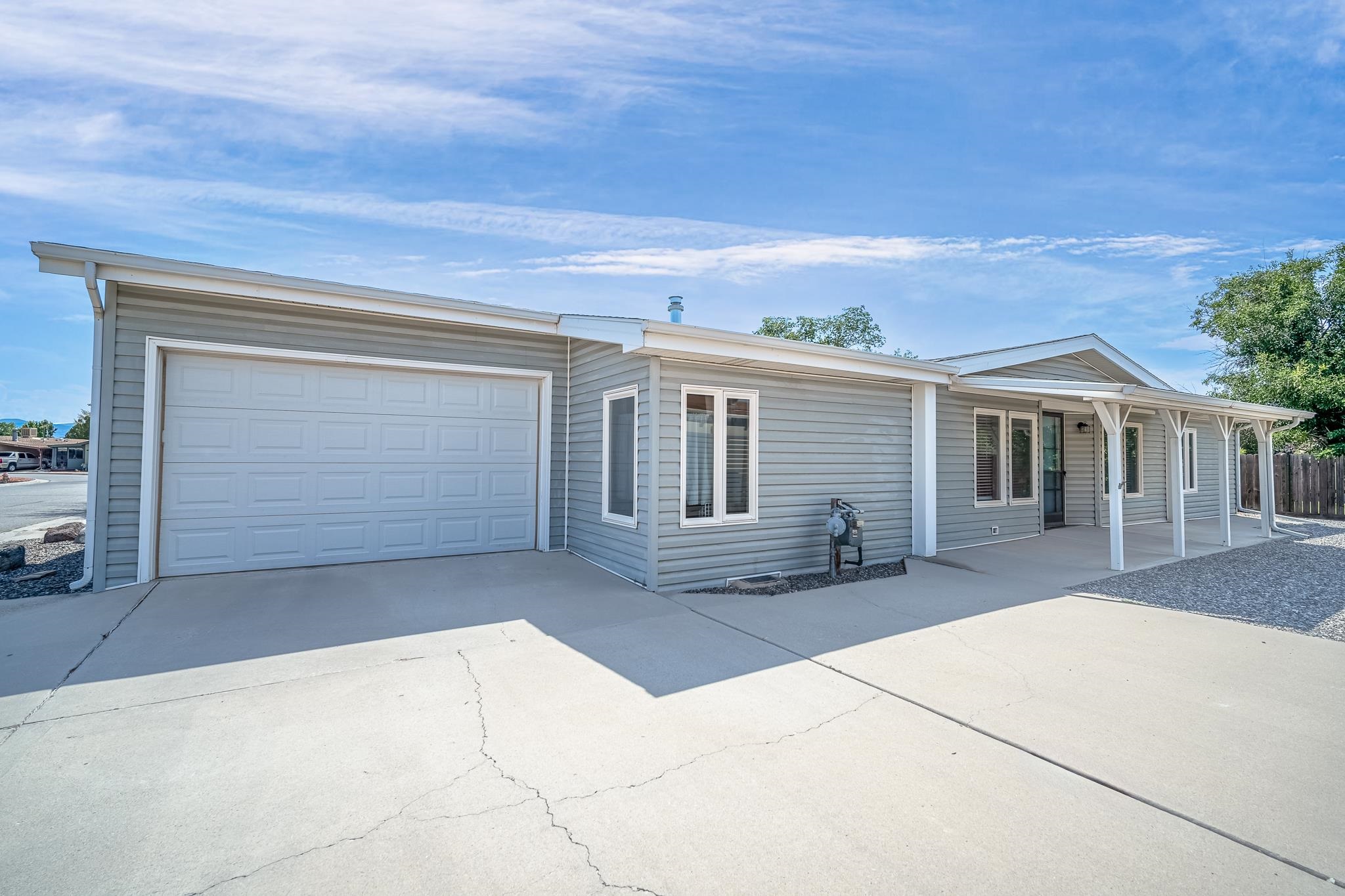 579 W Conestoga Circle Property Photo