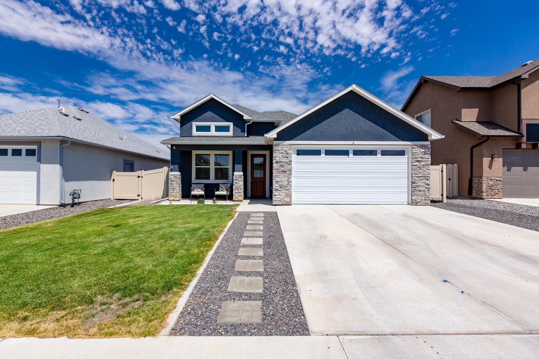 2472 Apex Avenue Property Photo 1