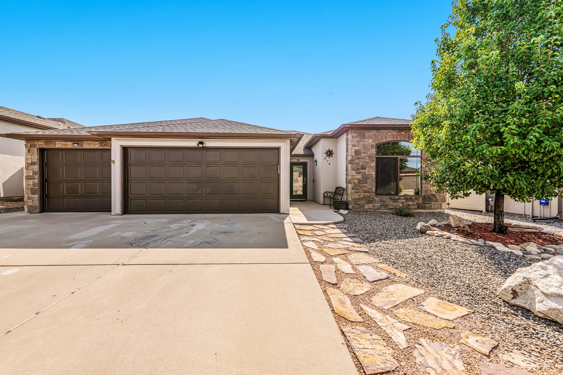 674 Muirfield Drive Property Photo 1