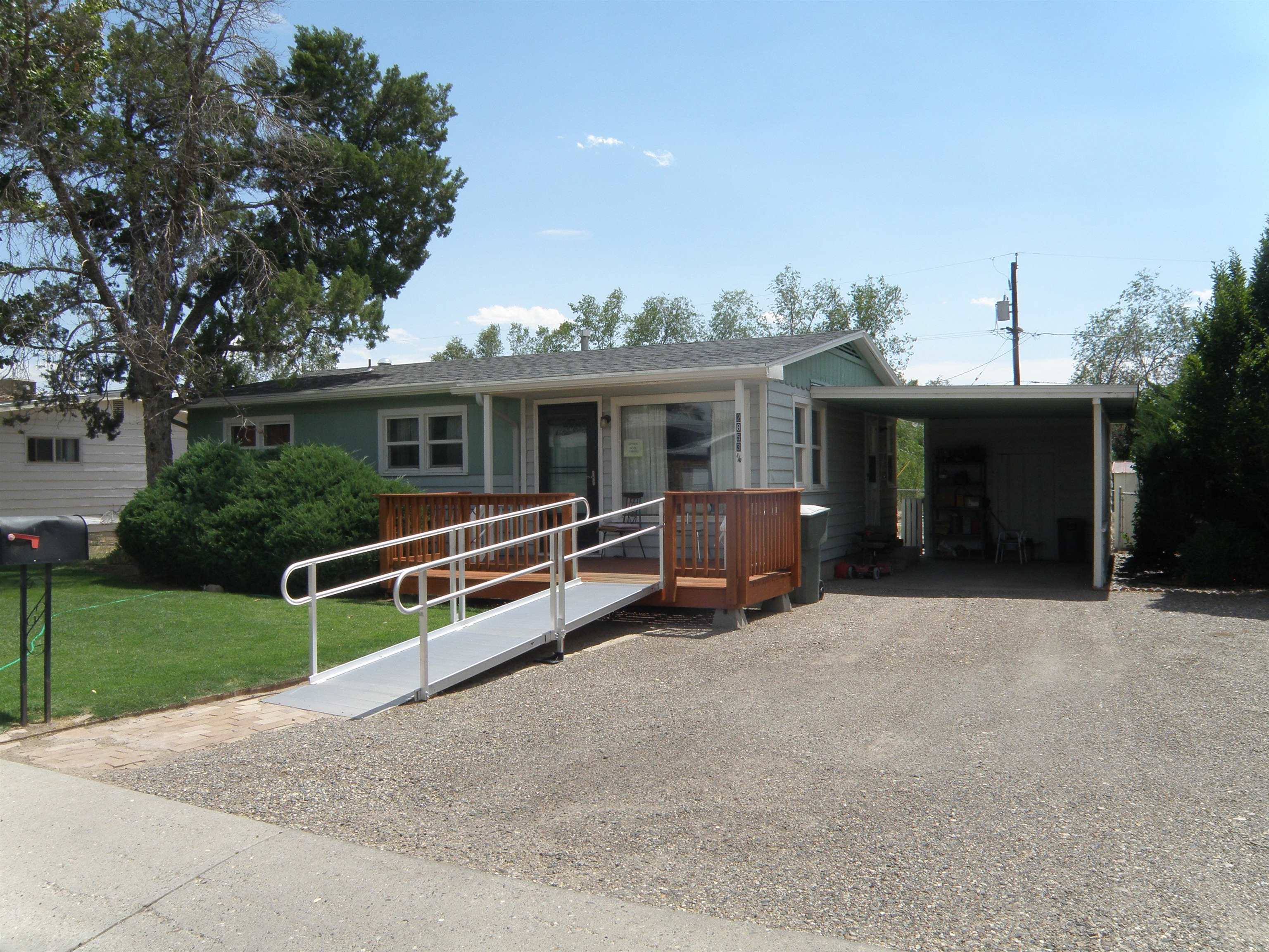 2853 1/2 Bunting Avenue Property Photo 1