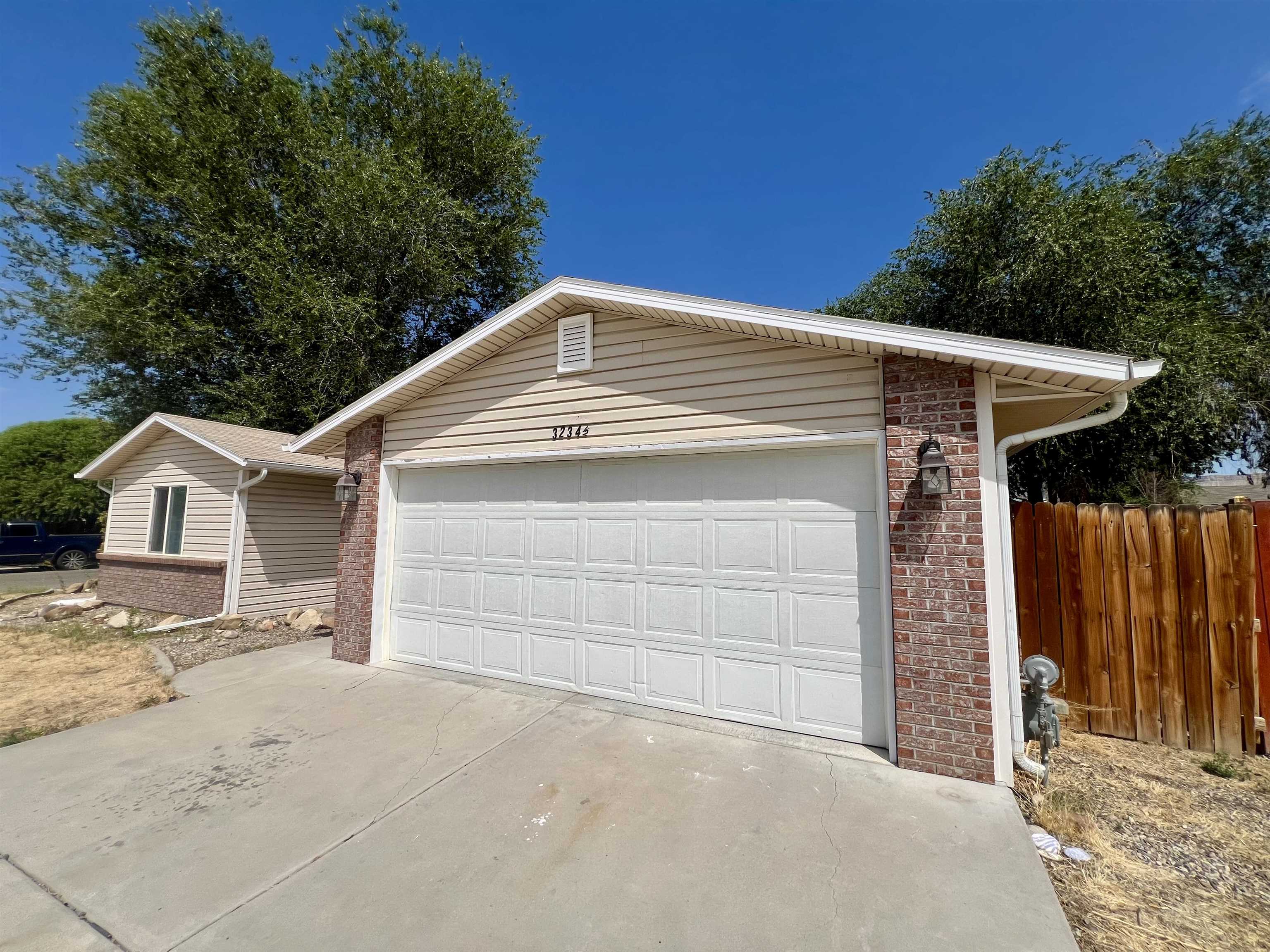 3234 1/2 Sunray Avenue Property Photo