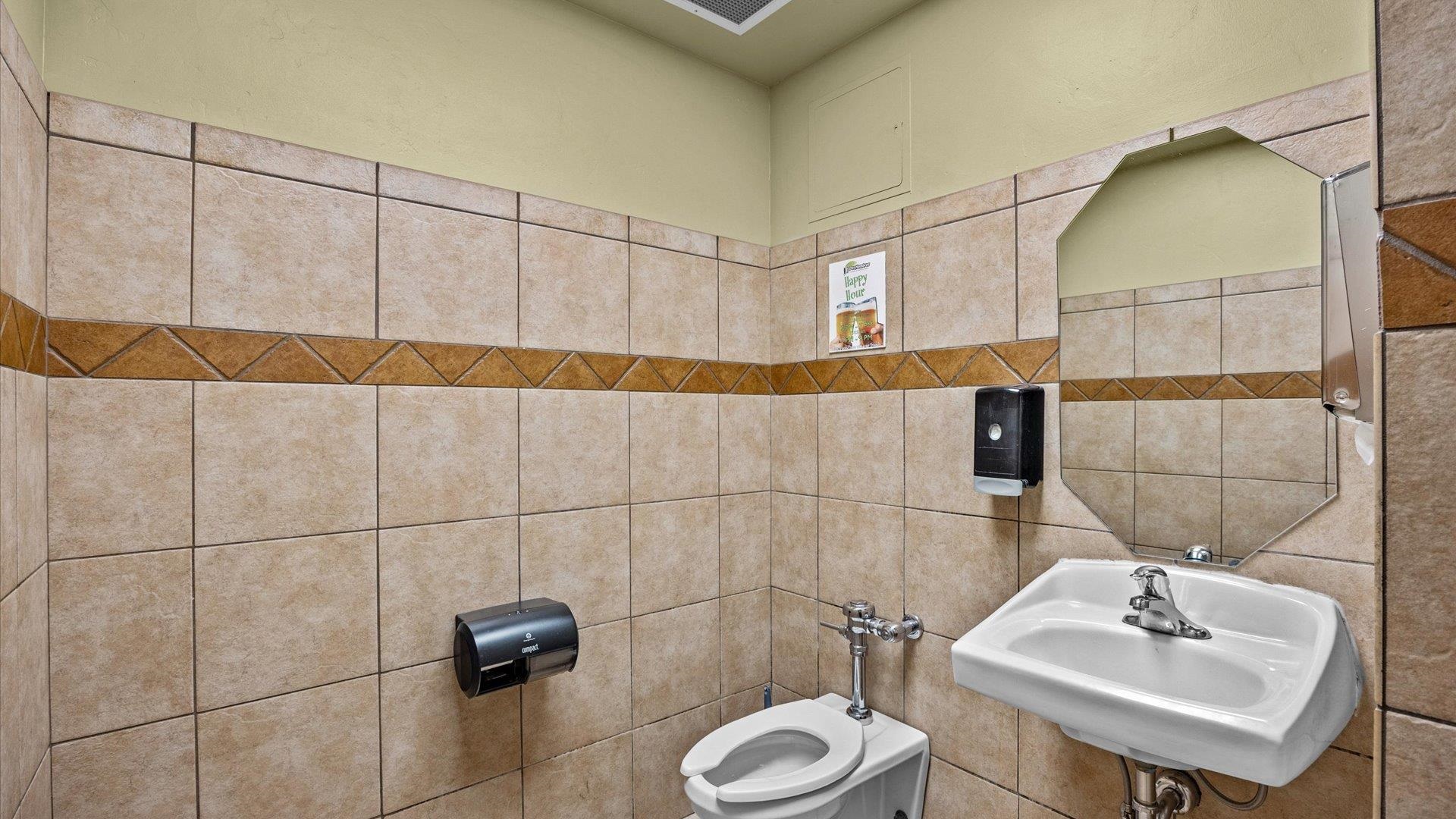 3245 I-70 Business Loop Property Photo 23