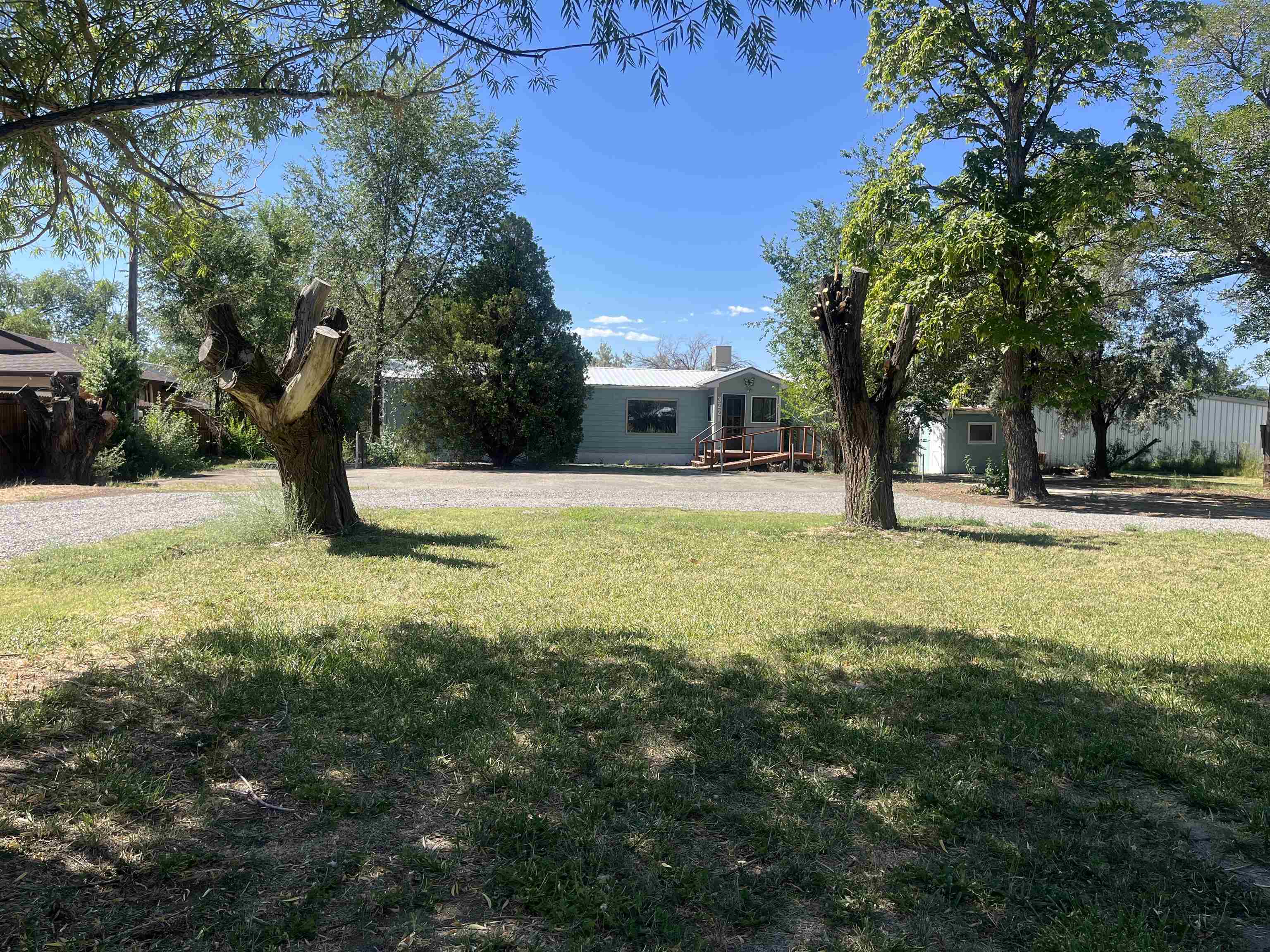 3221 E 1/2 Road Property Photo 1