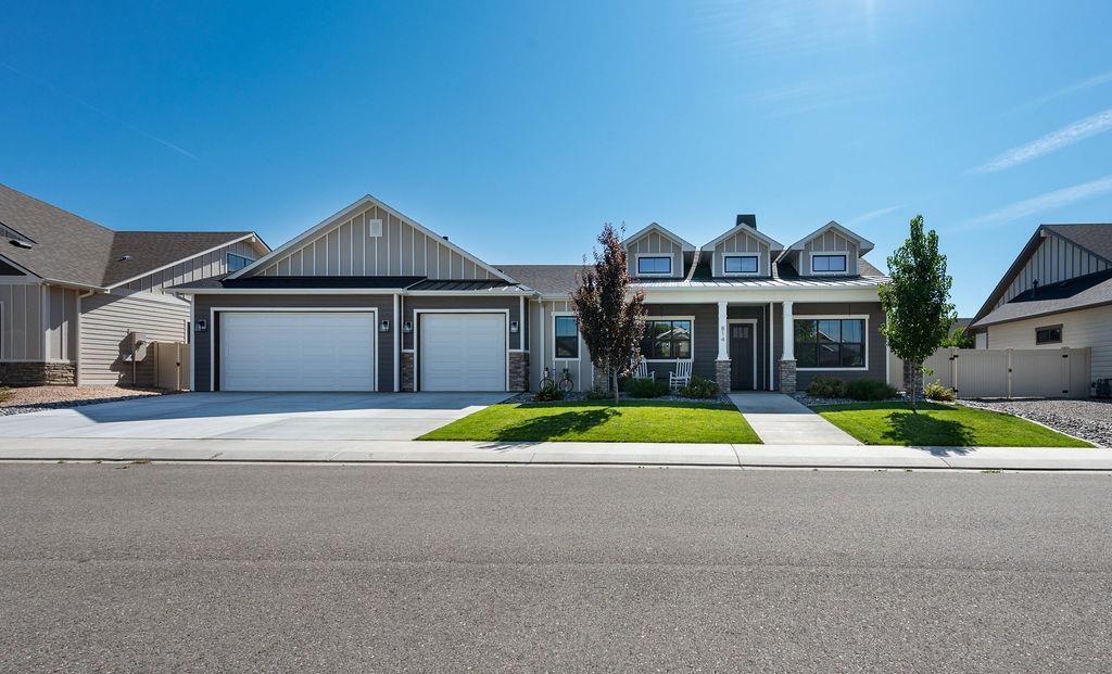 814 Red Apple Road Property Photo