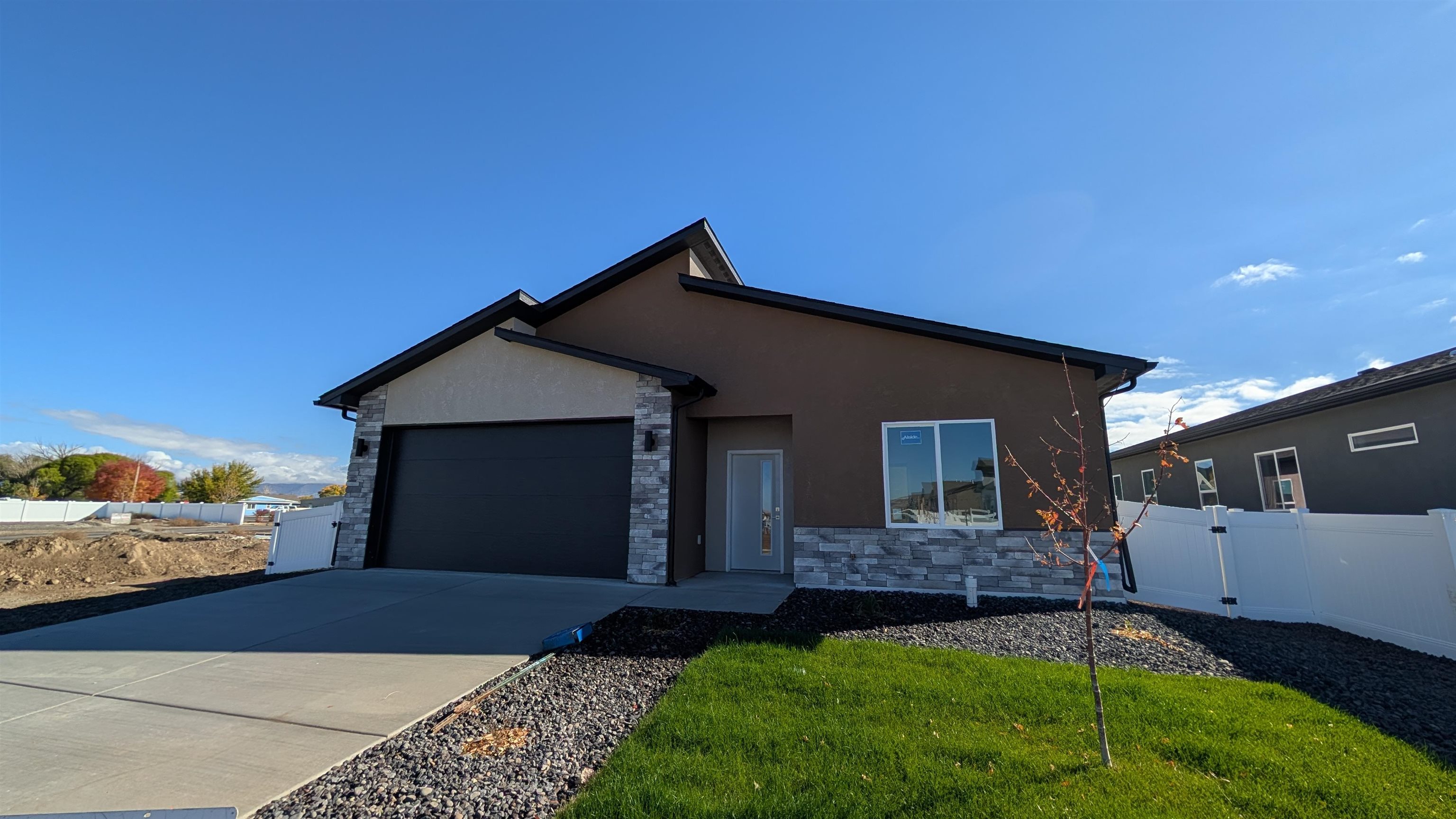 1058 Tungsten Way Property Photo 1