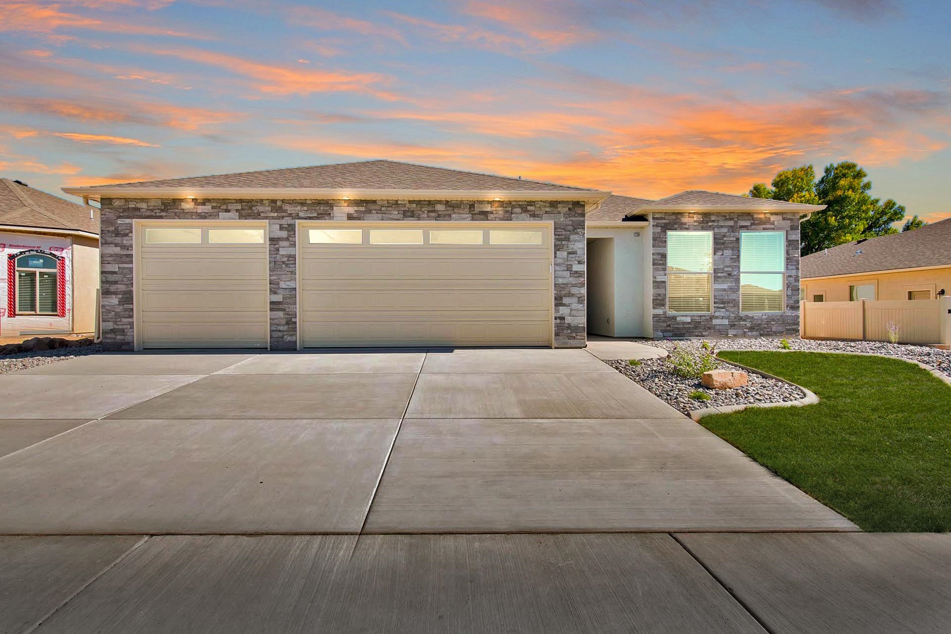 694 Arran Way Property Photo