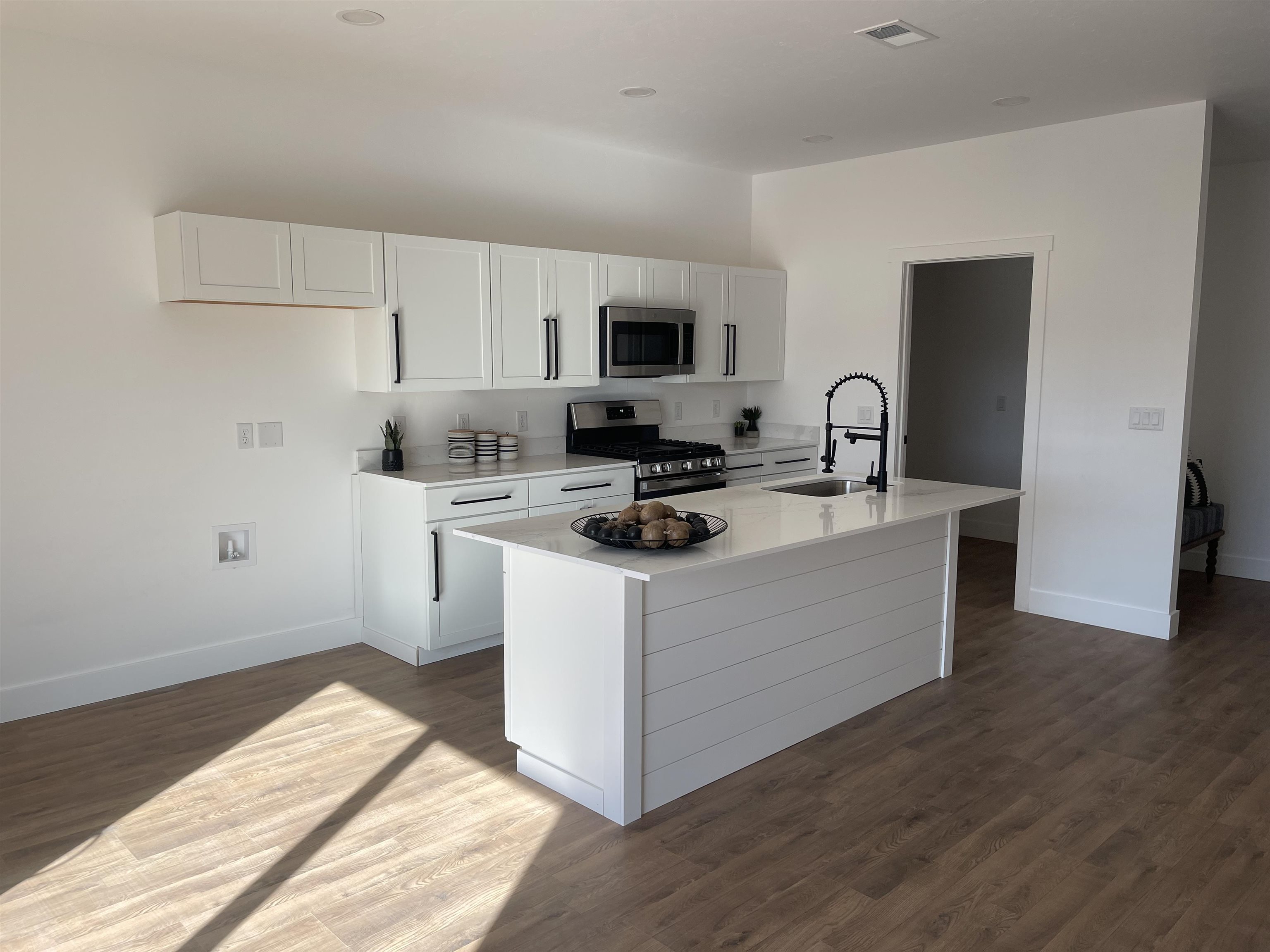 3111 Keyser Court Property Photo 8