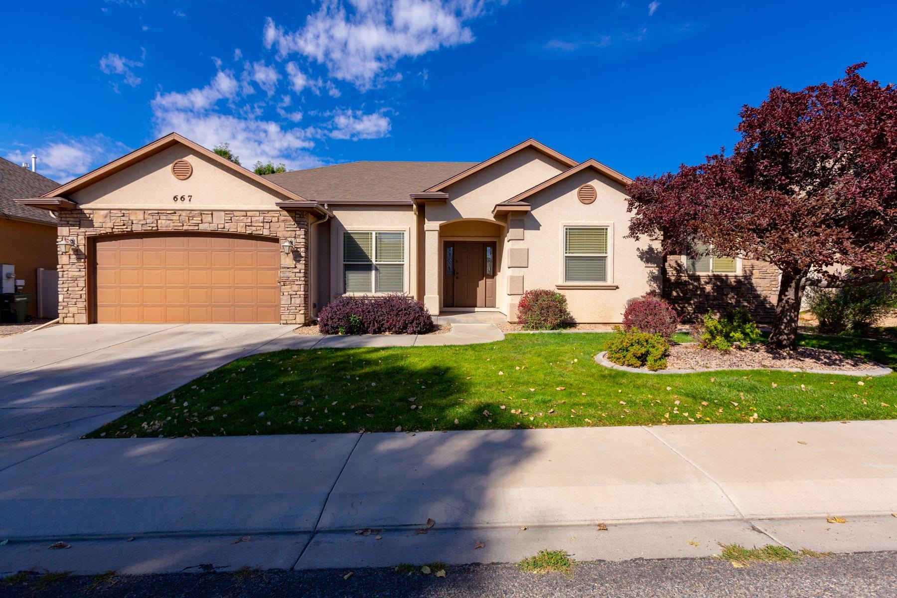 667 Cloverglen Drive Property Photo