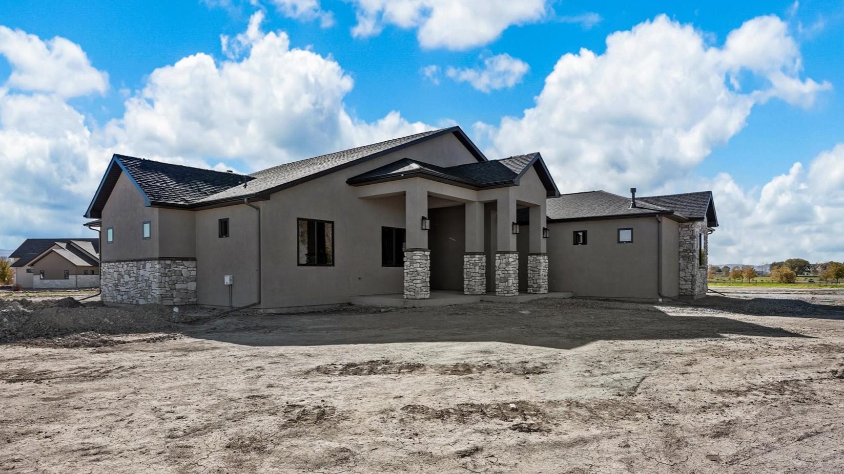 1193 B 22 1/2 Road Property Photo 1