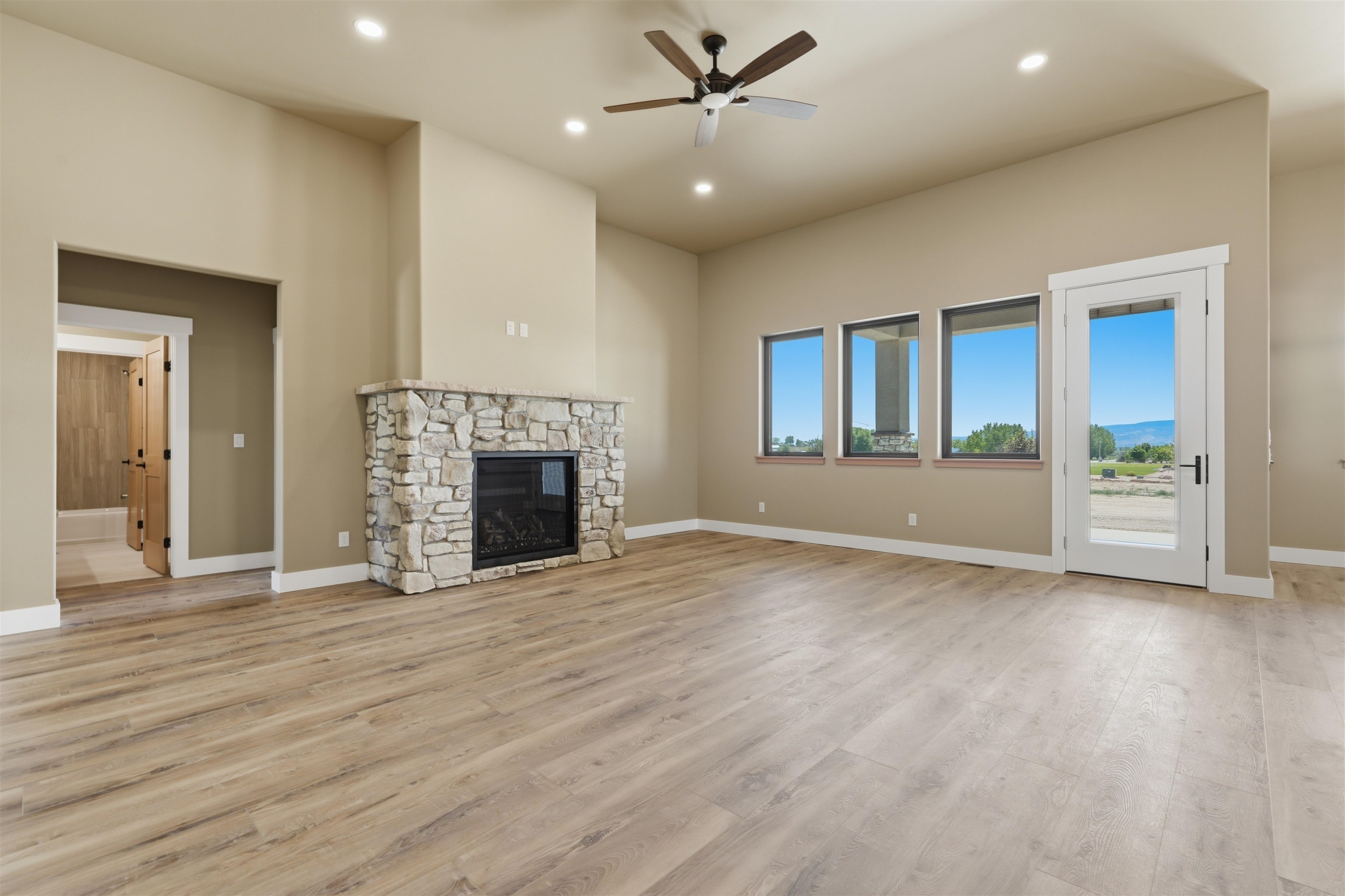 1193 B 22 1/2 Road Property Photo 6
