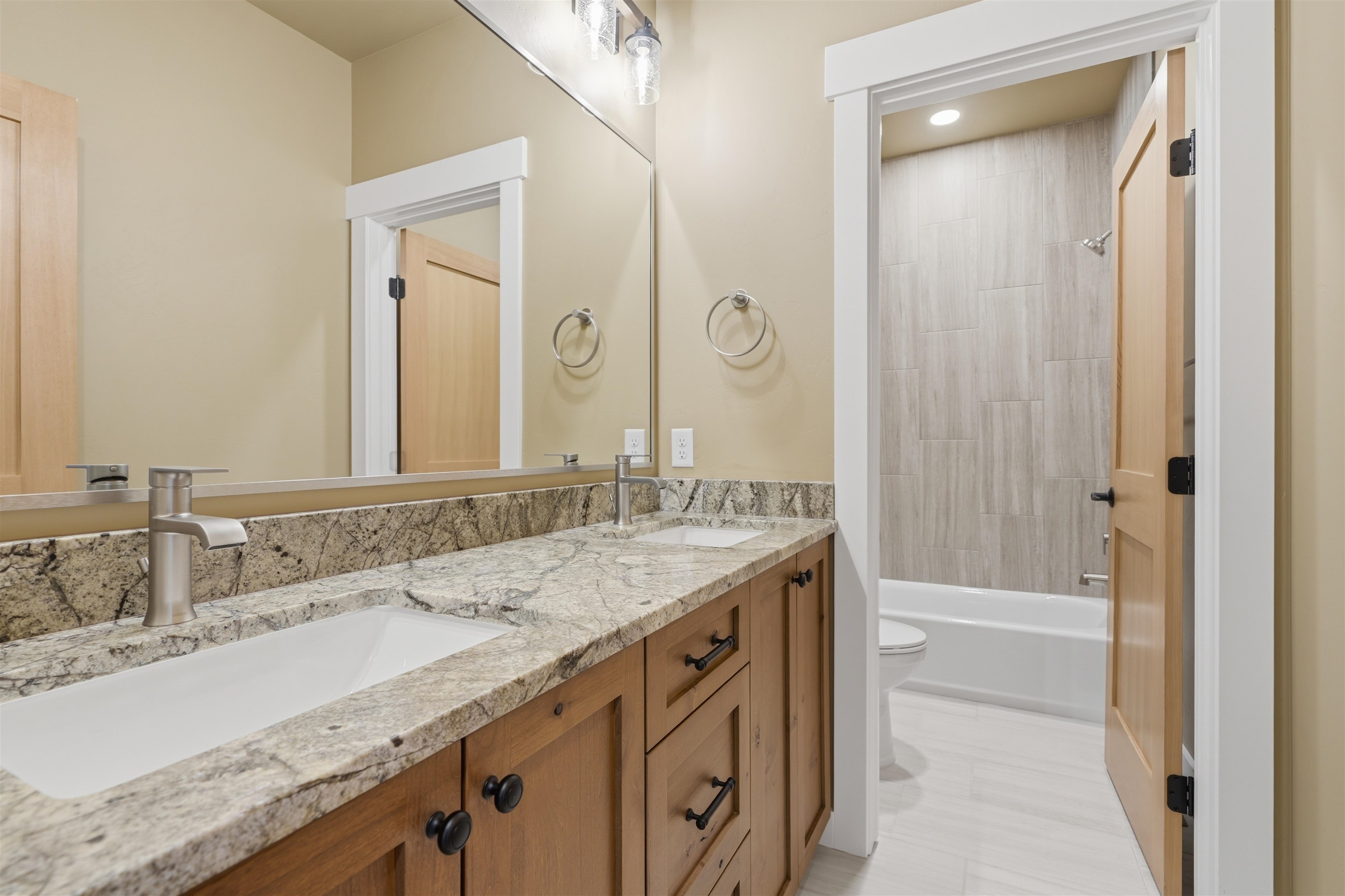 1193 B 22 1/2 Road Property Photo 32